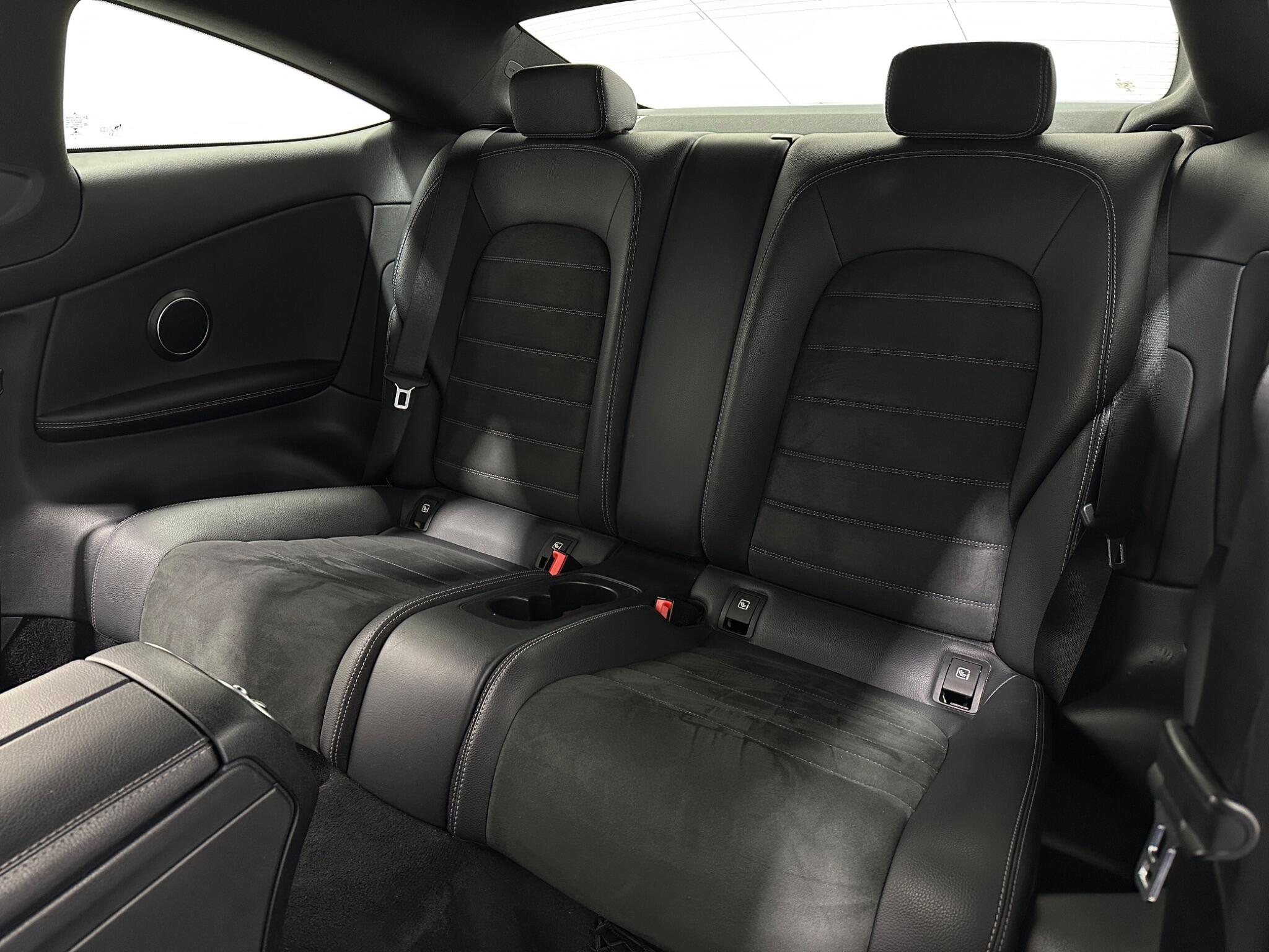 Mercedes-Benz C-Class view 39