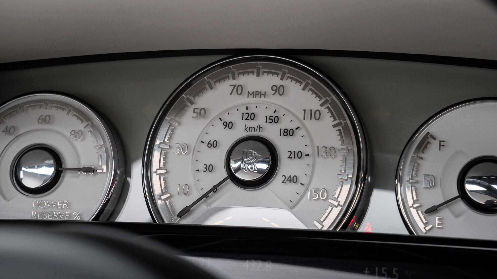 Rolls-Royce Dawn view 10