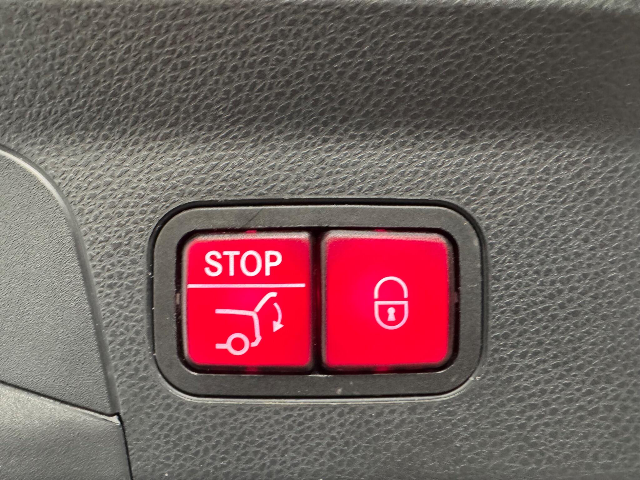 Mercedes-Benz GLC view 29