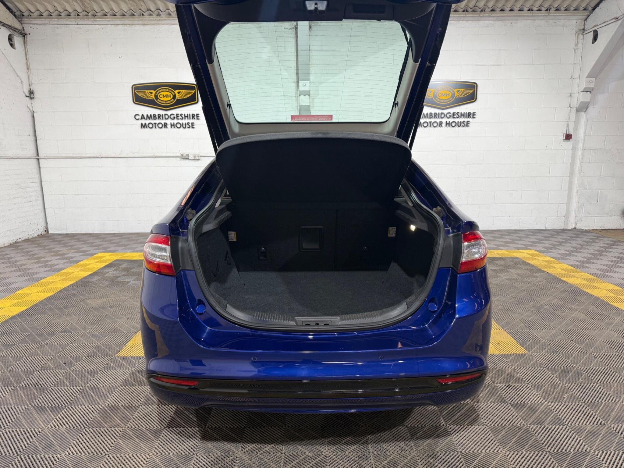 Ford Mondeo view 64
