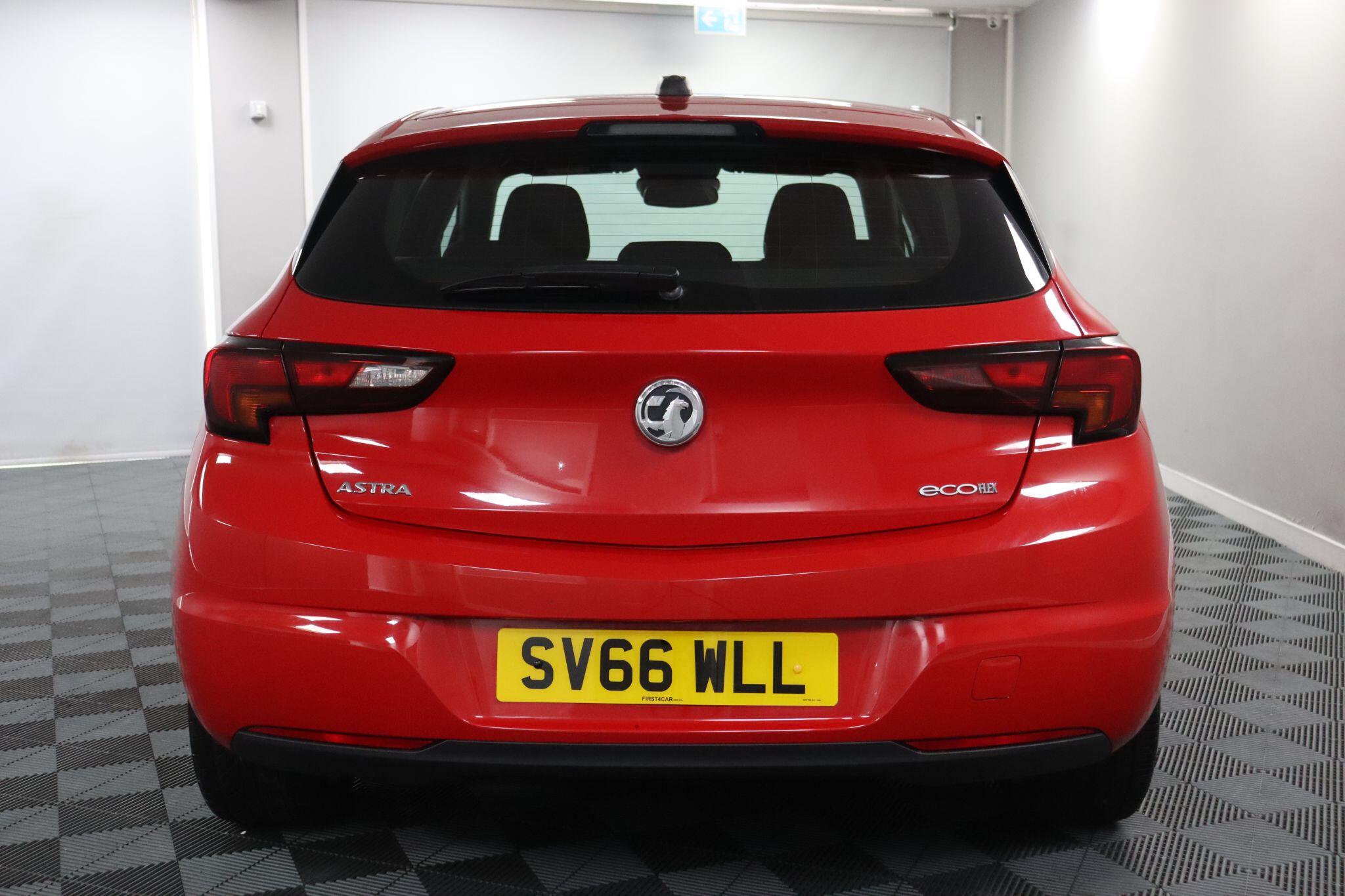 Vauxhall Astra view 7