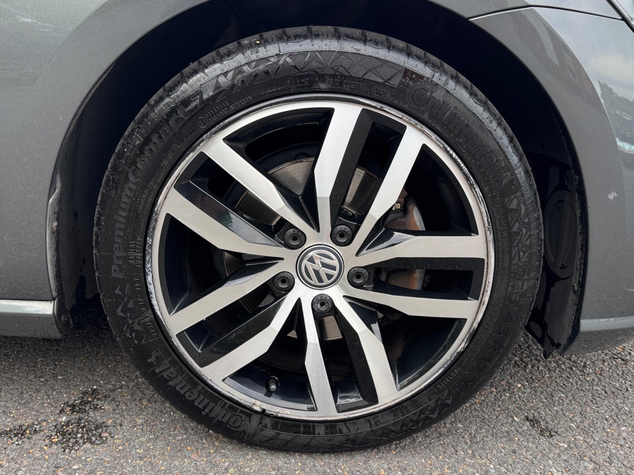 Volkswagen Golf view 19