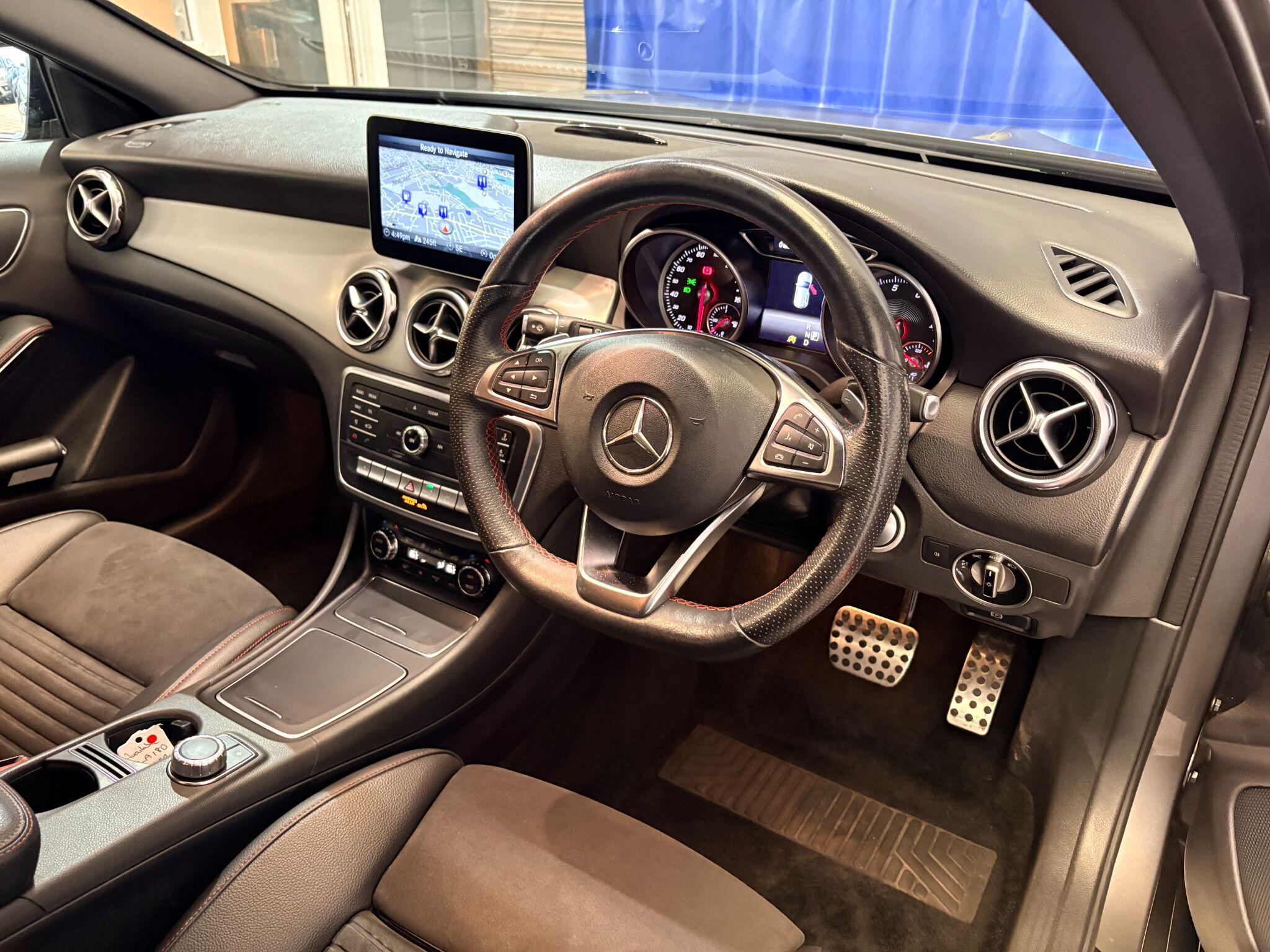 Mercedes-Benz Gla view 28