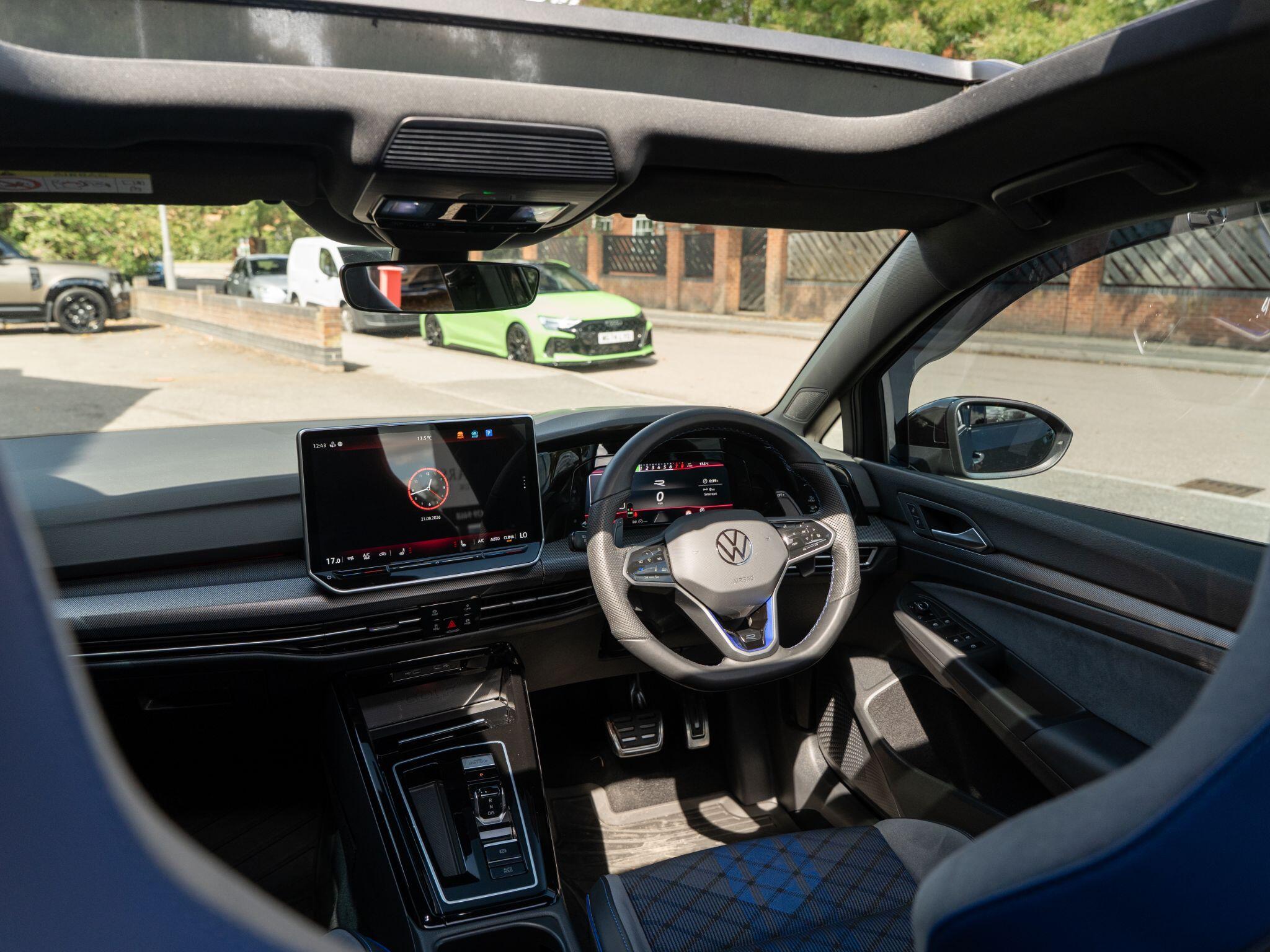 Volkswagen Golf view 43