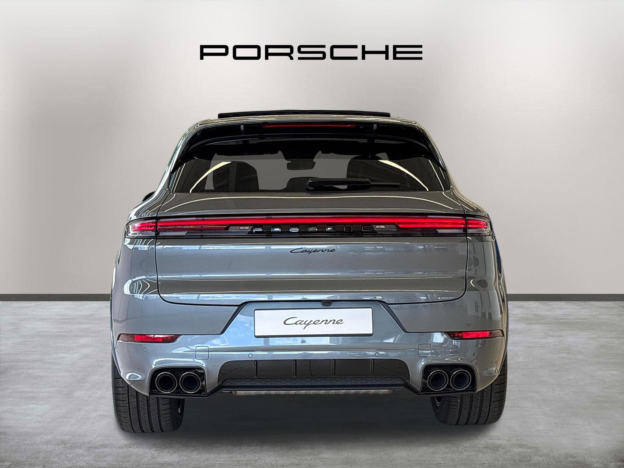 Porsche Cayenne view 6