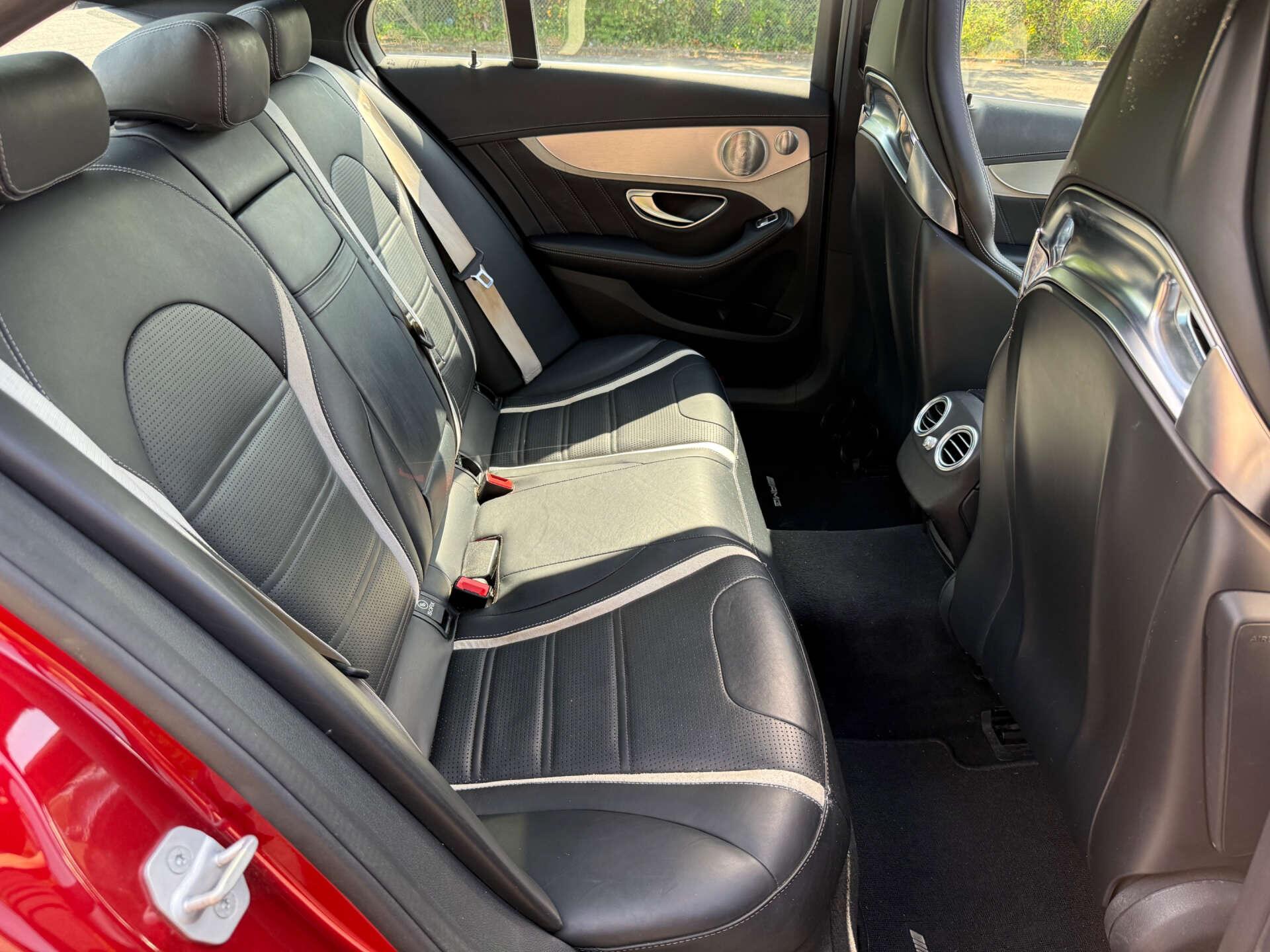 Mercedes-Benz C-Class view 24