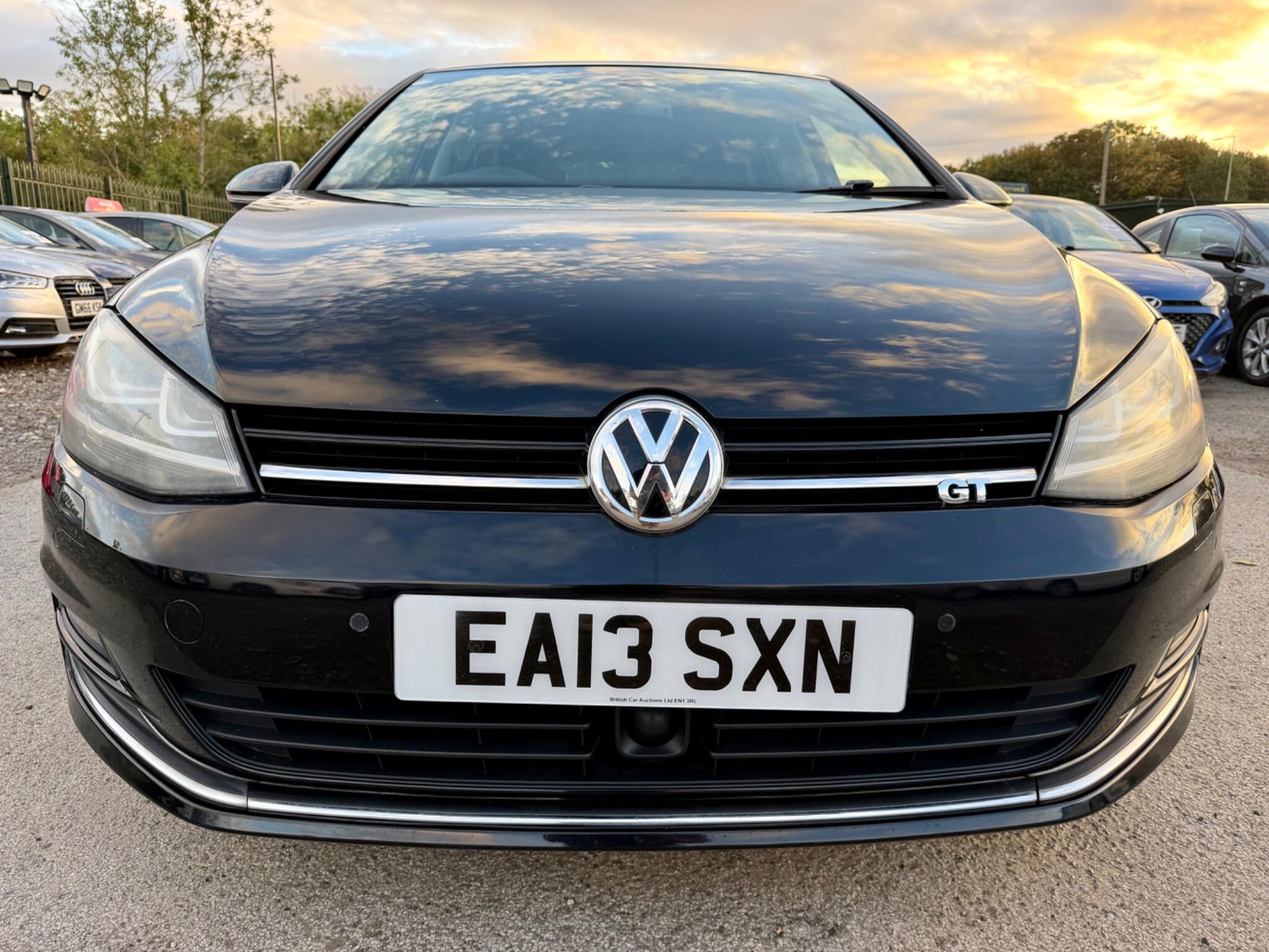 Volkswagen Golf view 8