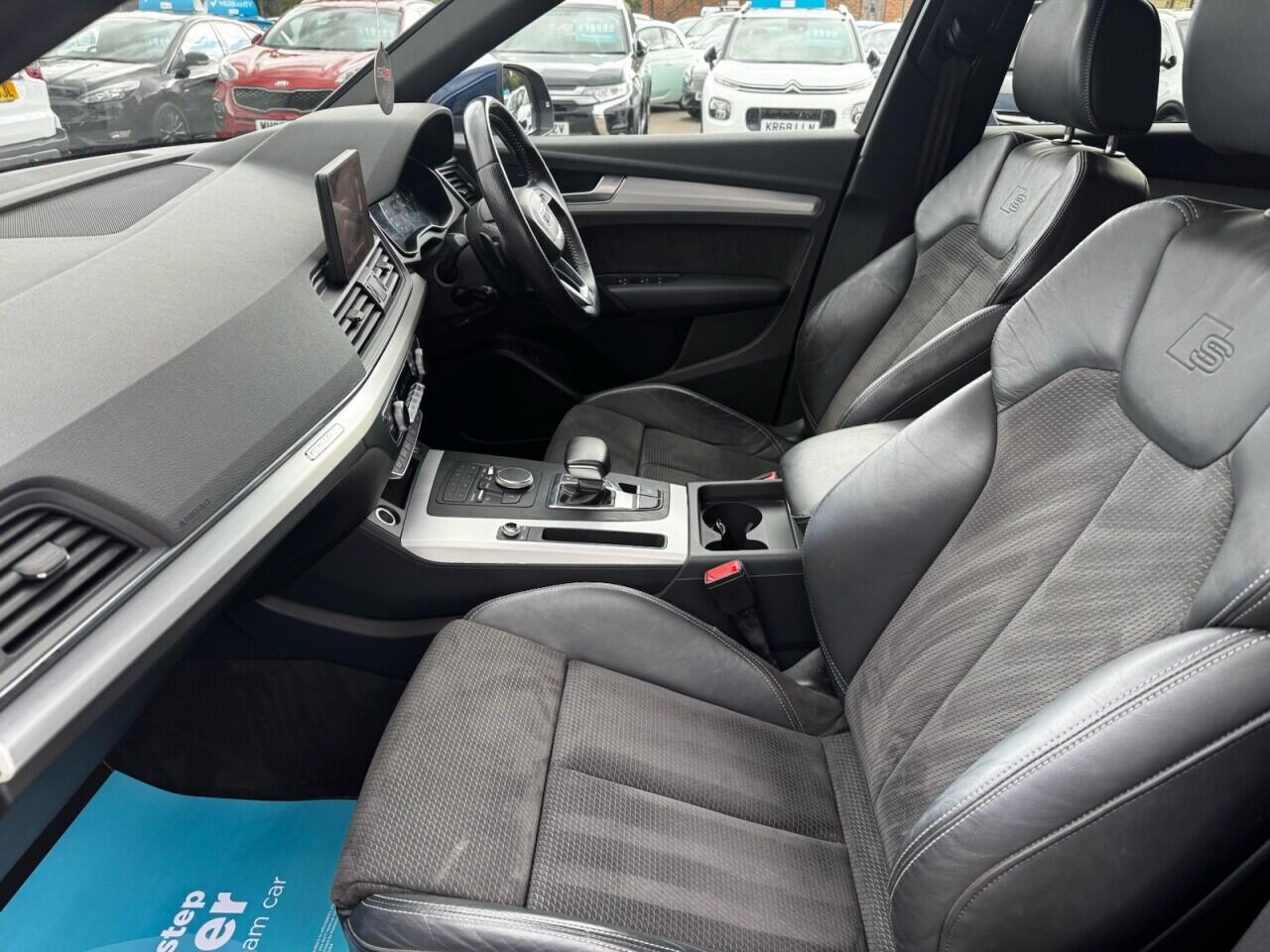 Audi Q5 view 28
