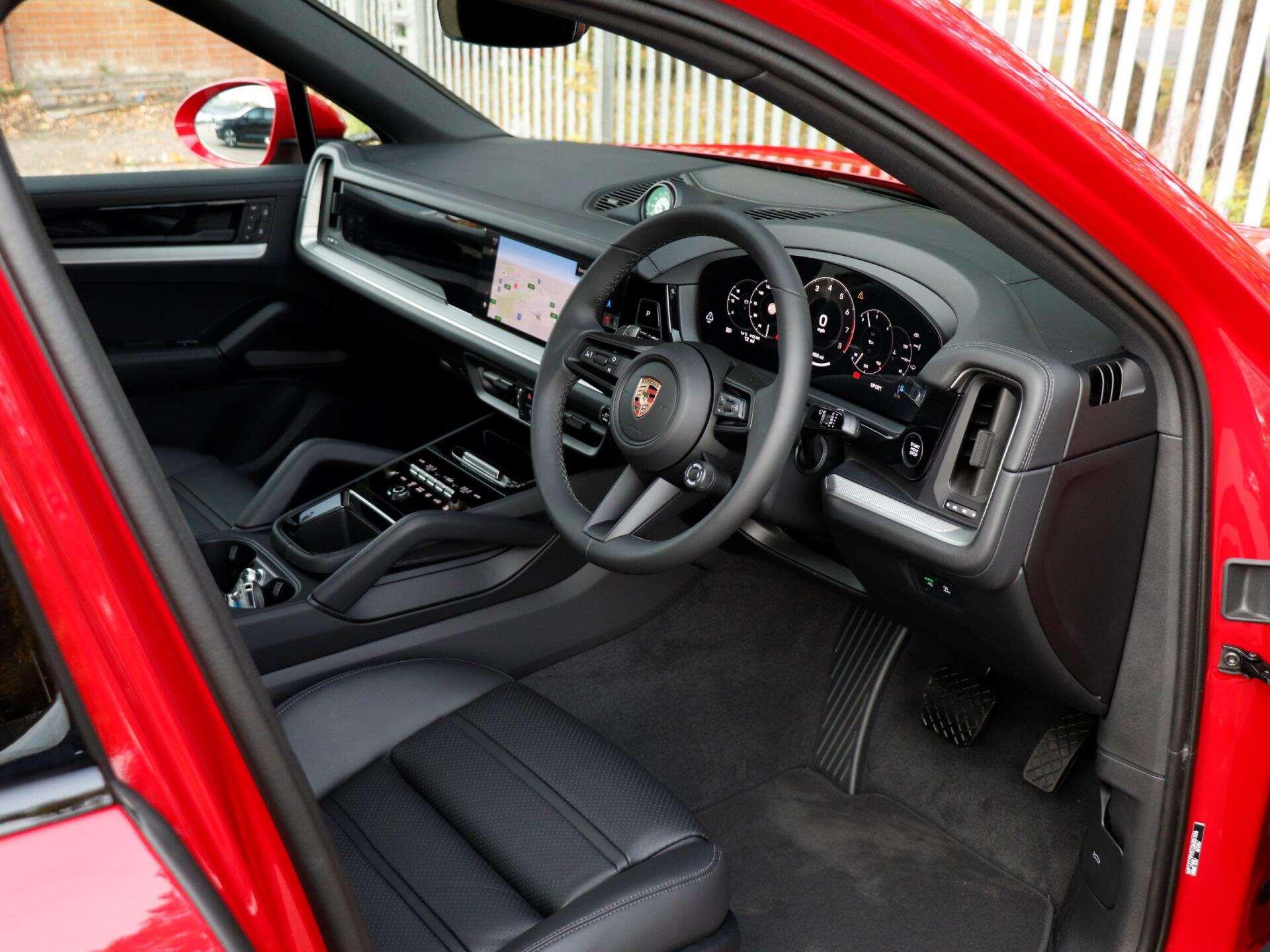 Porsche Cayenne view 10