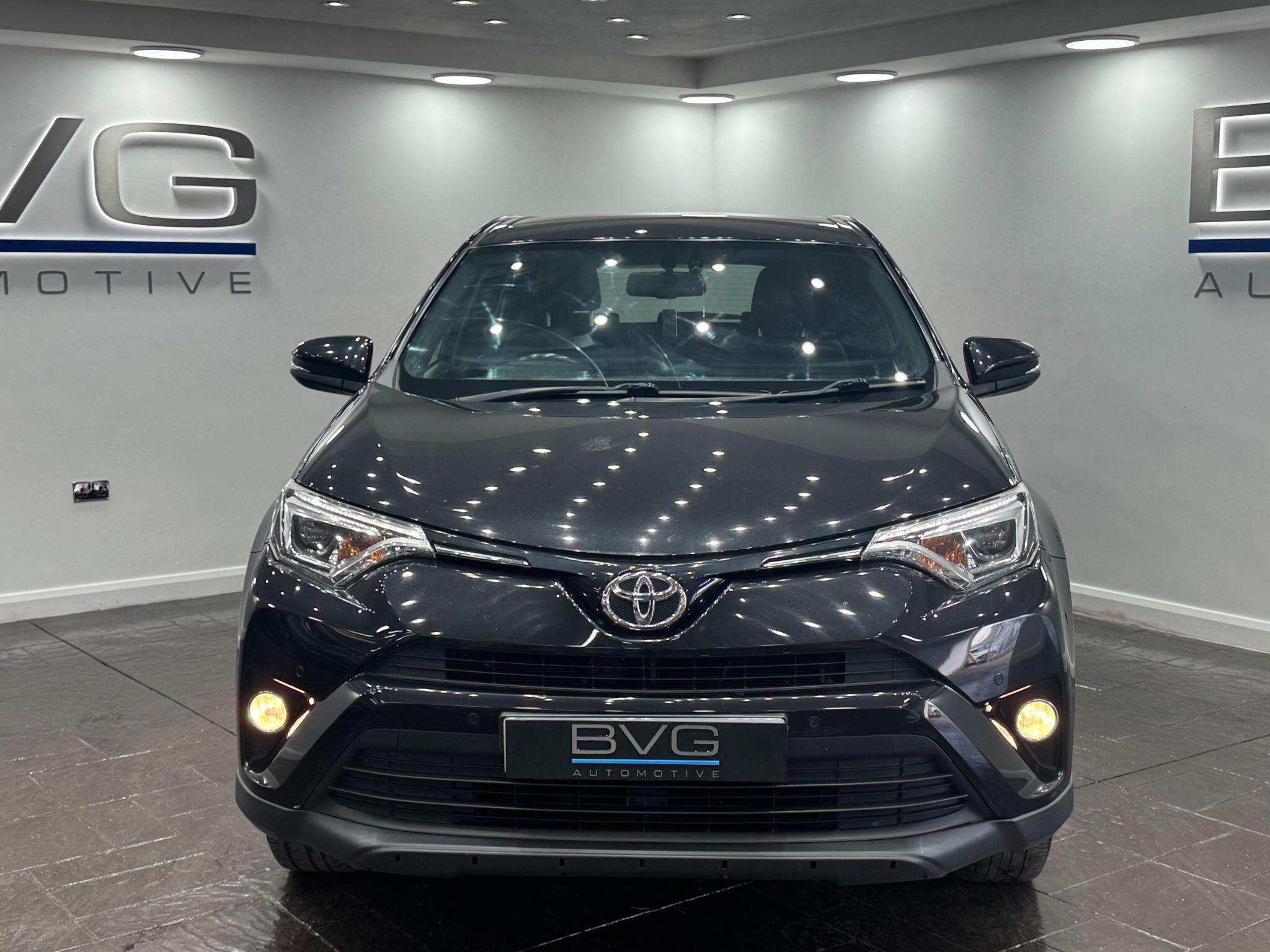 Toyota Rav4 view 4
