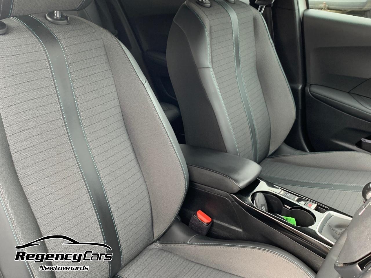 Peugeot 2008 view 16