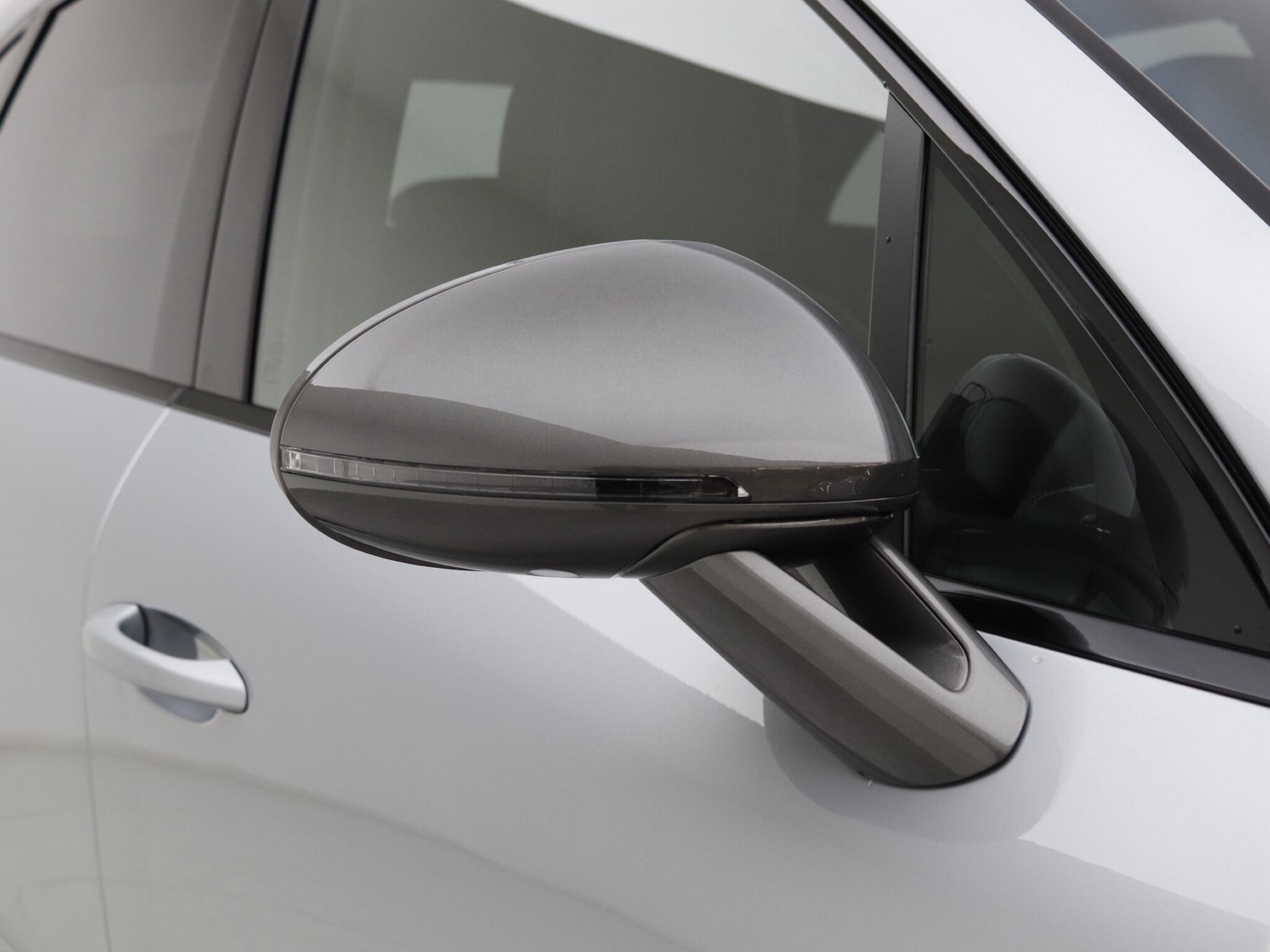Porsche Macan view 25