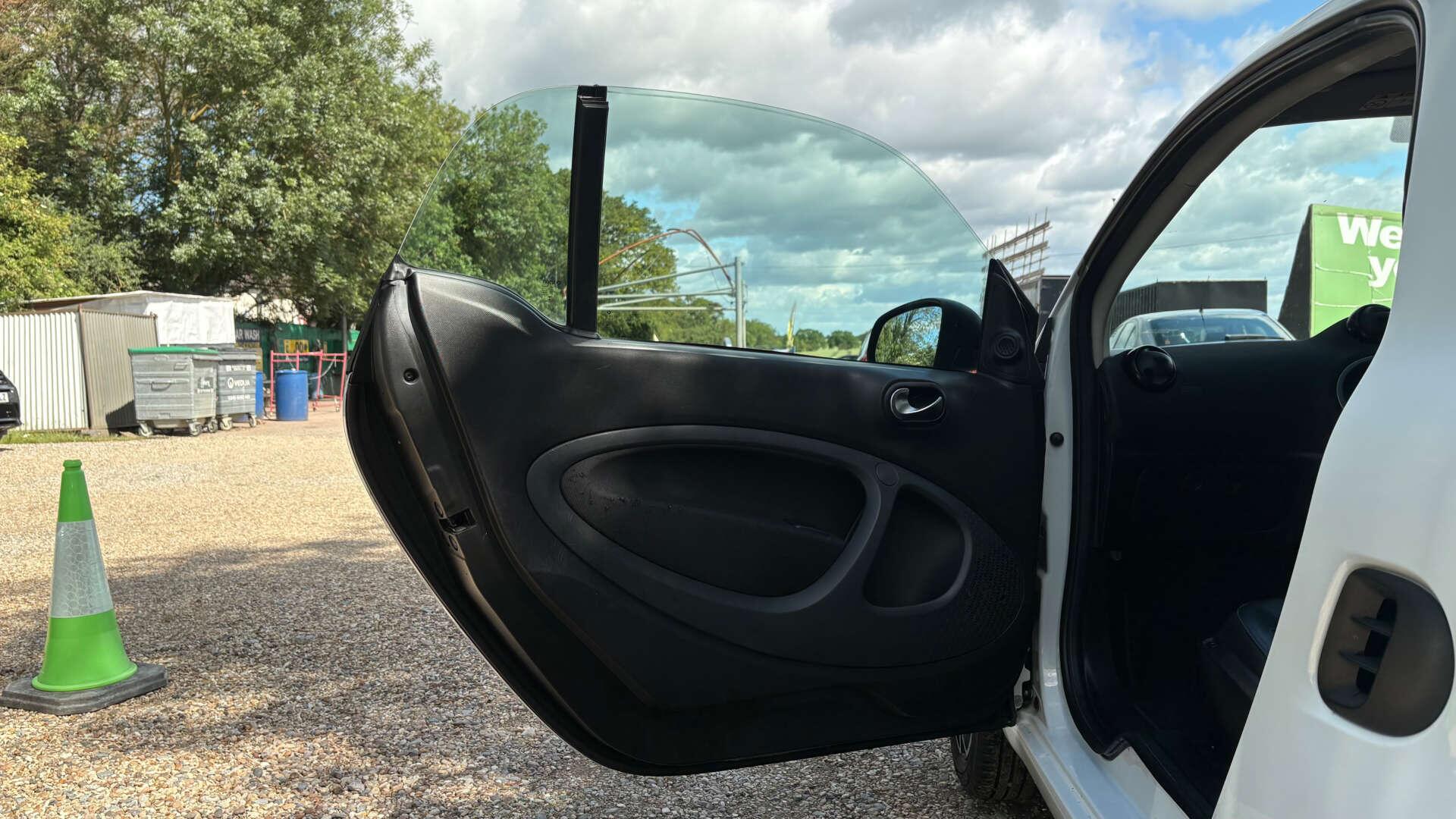 Smart Fortwo view 27