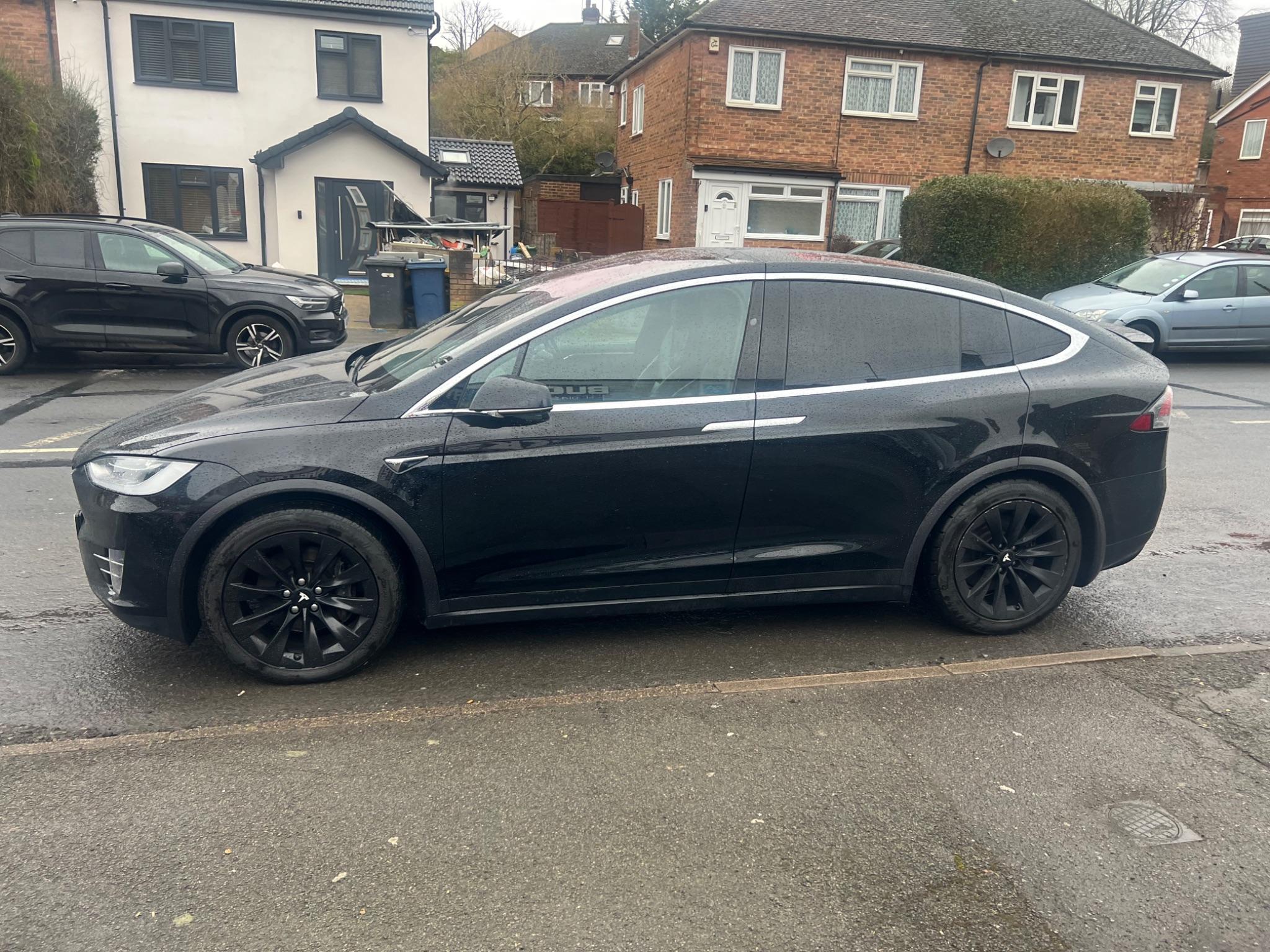2017 Tesla Model X image 17