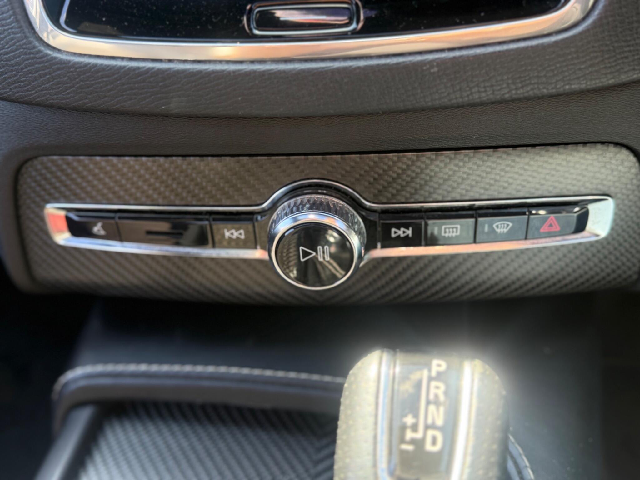Volvo XC90 view 16