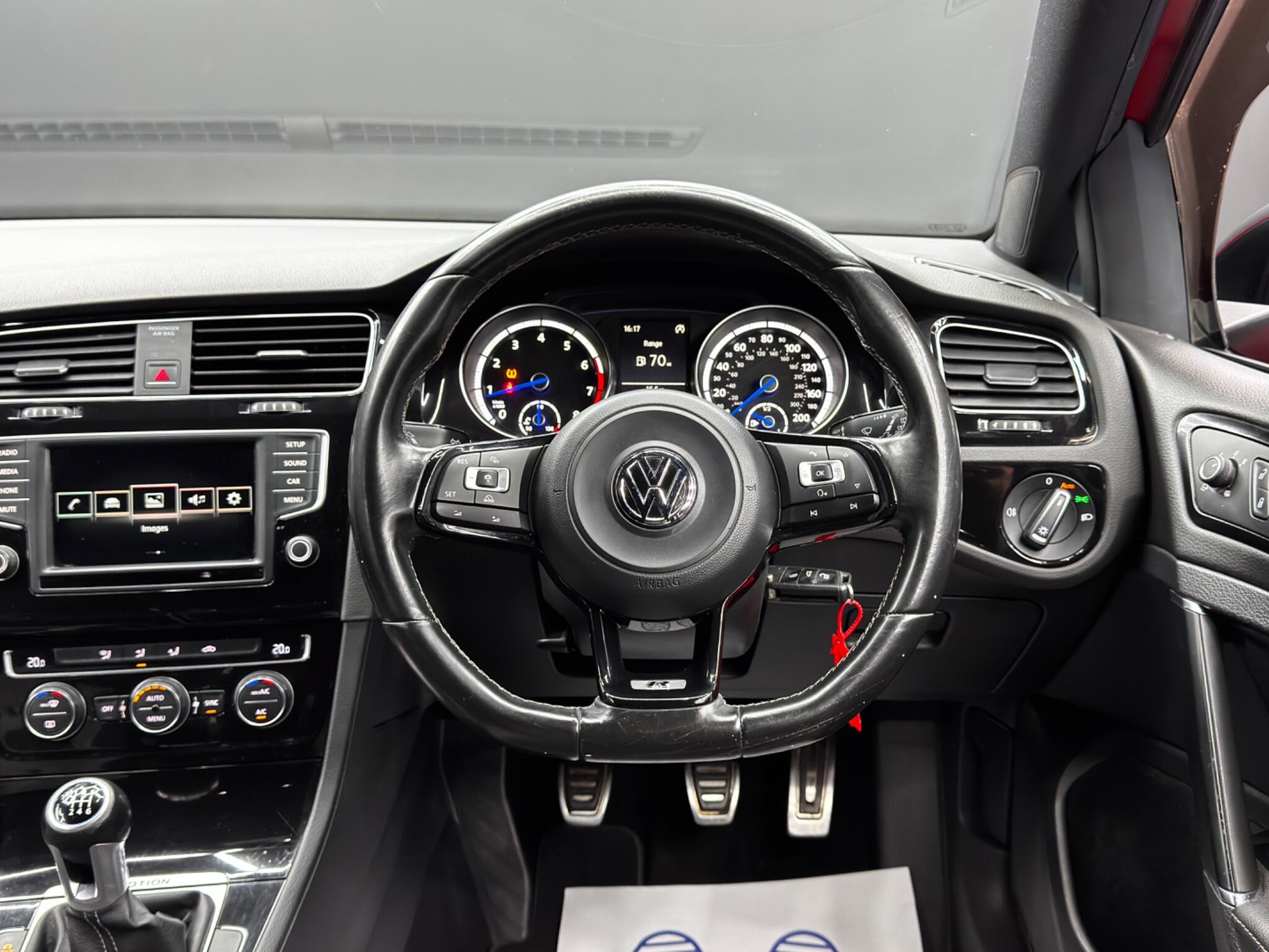 Volkswagen Golf view 17