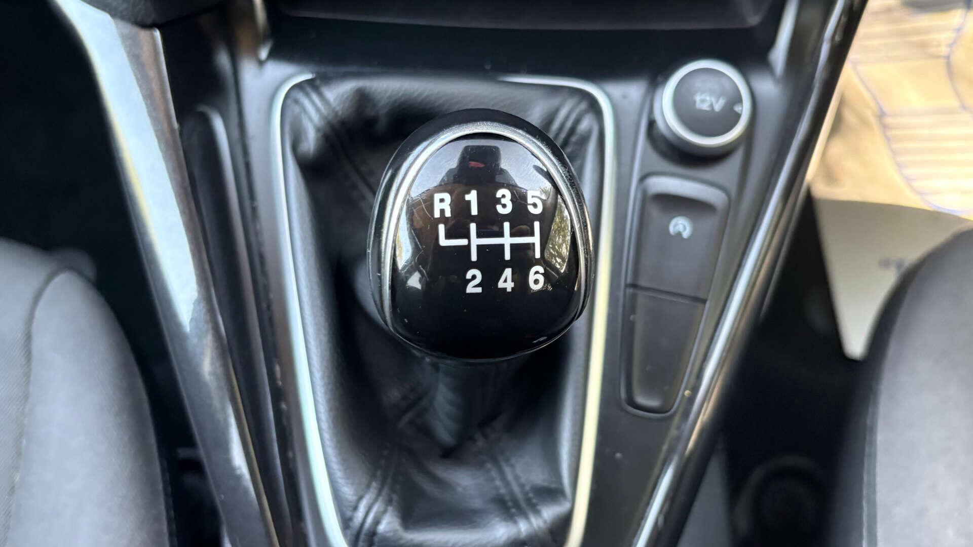 Ford Focus view 33