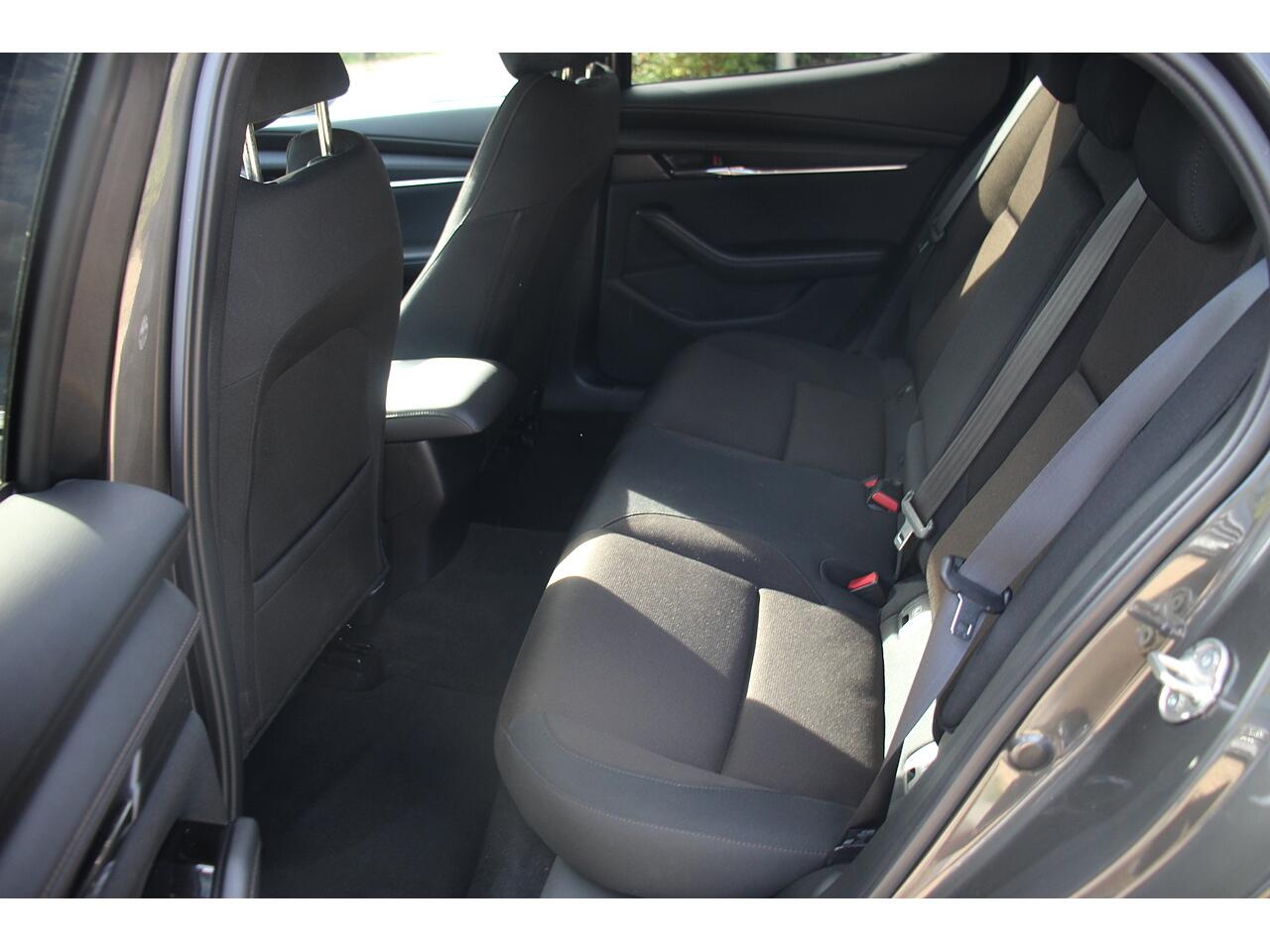 Mazda Mazda3 view 17