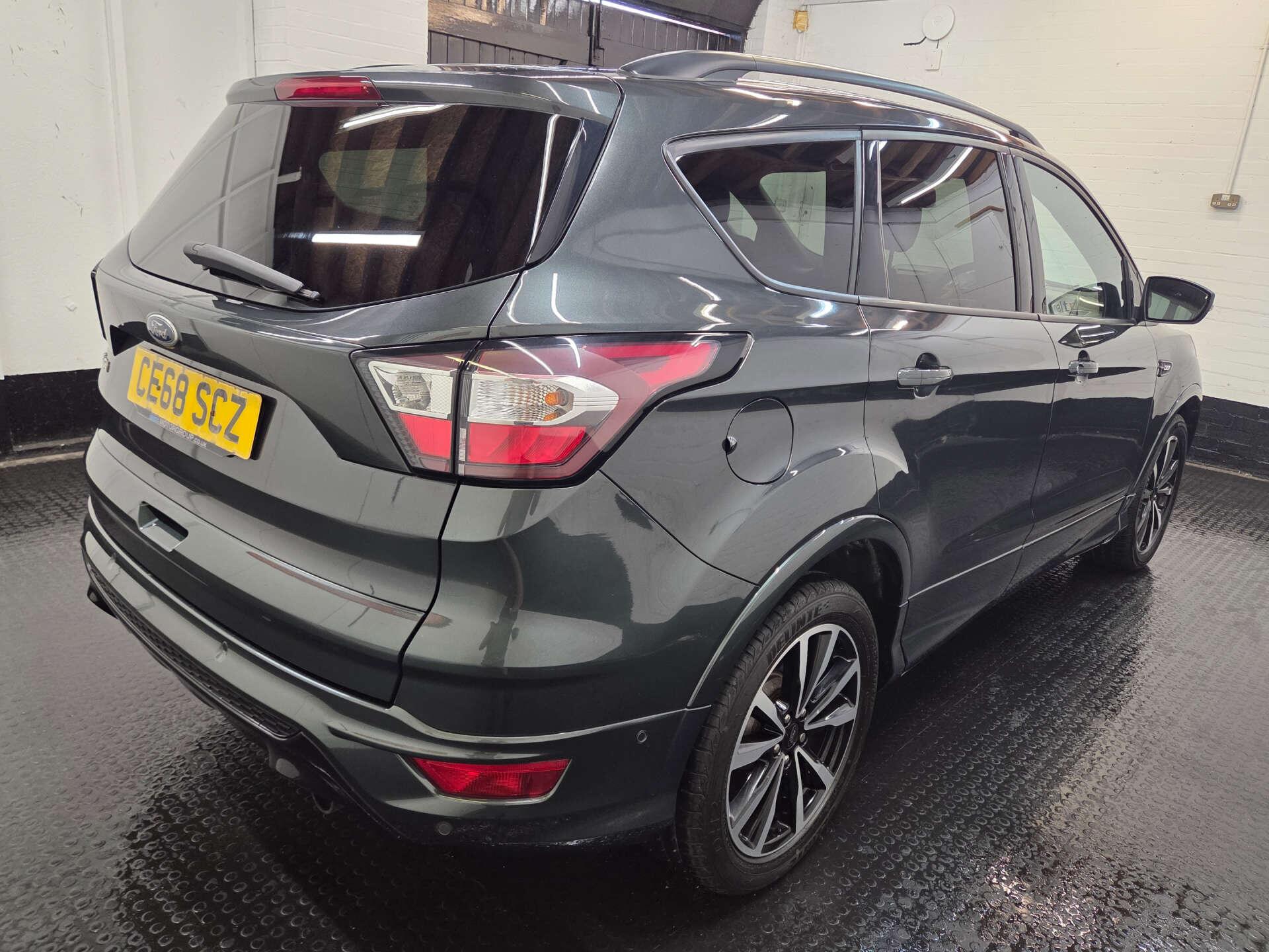 Ford Kuga view 34