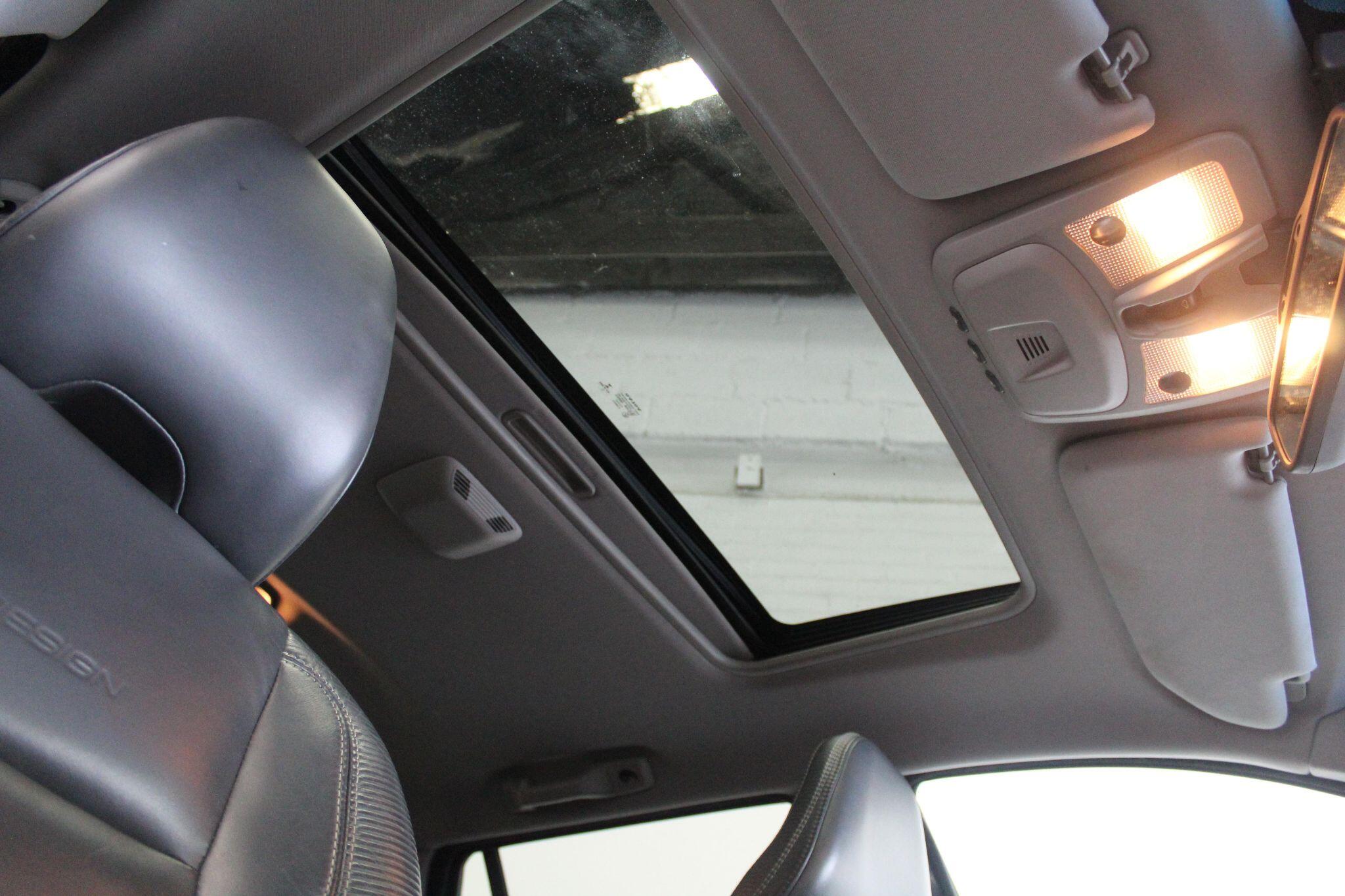 Volvo XC90 view 21
