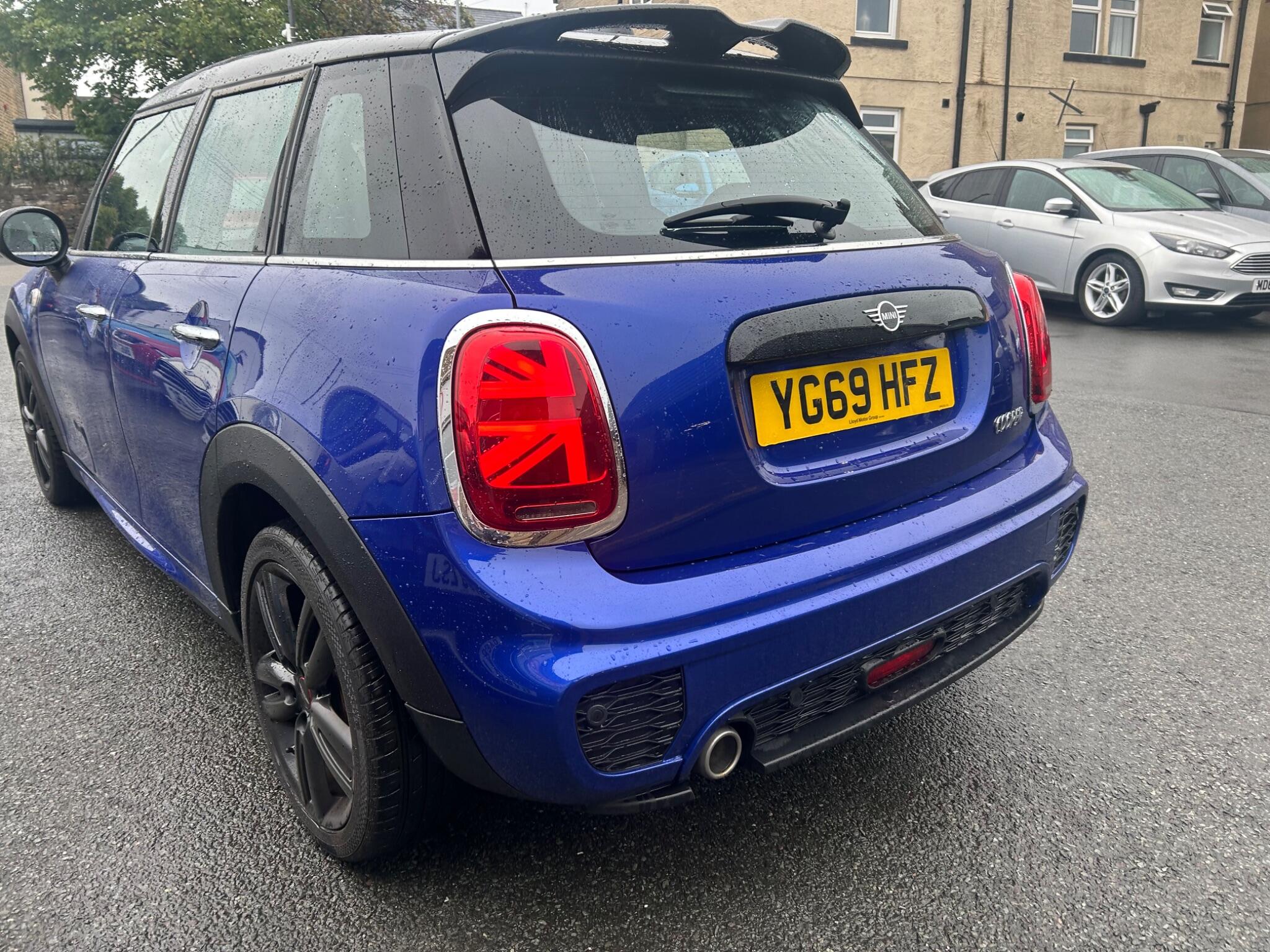 Mini Cooper view 8