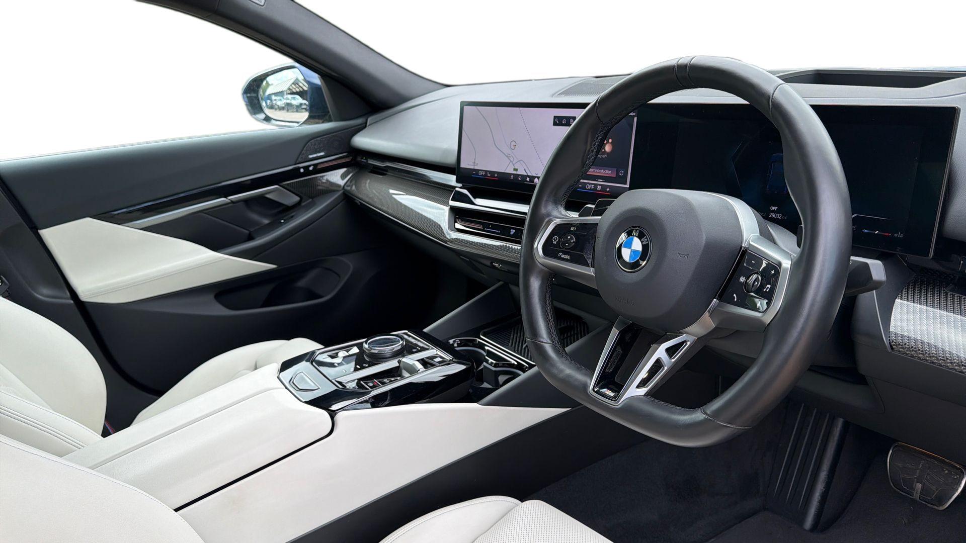 BMW 5 Series view 6