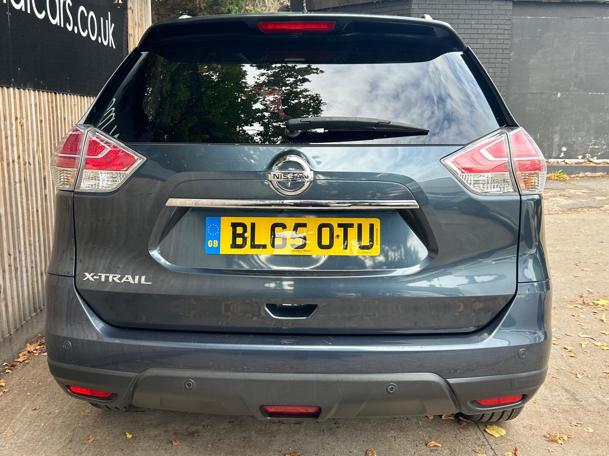 Nissan X-Trail view 17