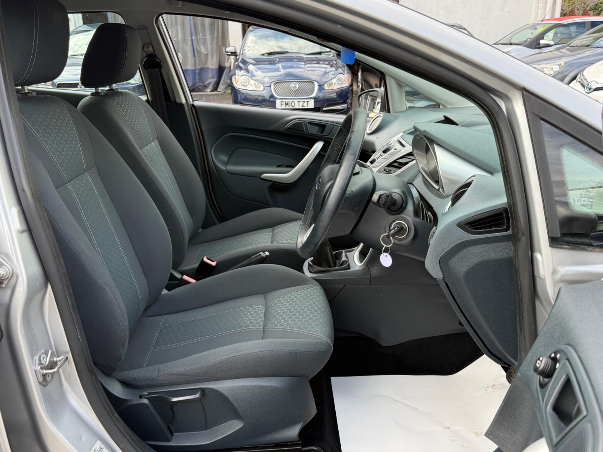 Ford Fiesta - Image 27