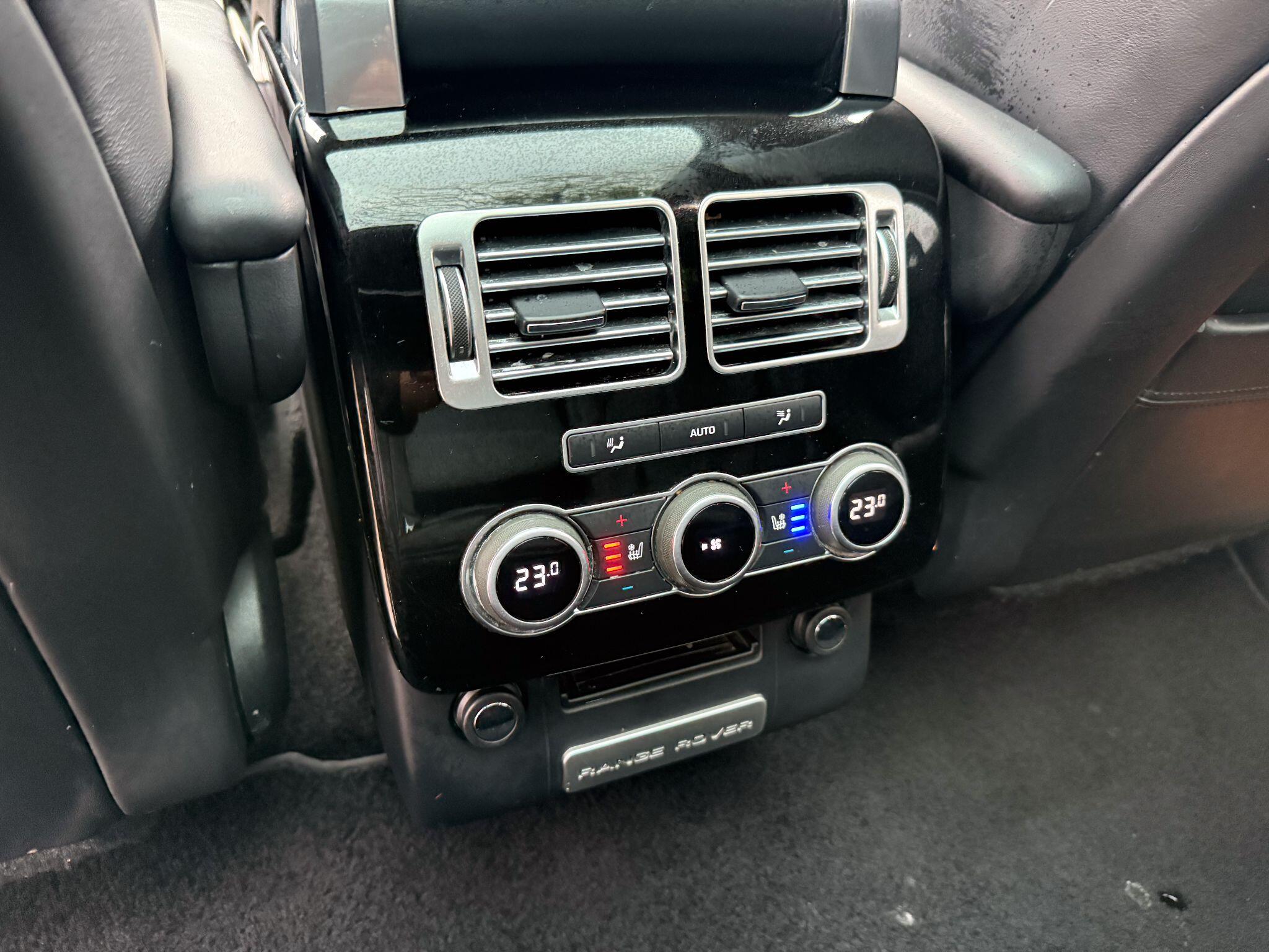 Land Rover Range Rover view 16
