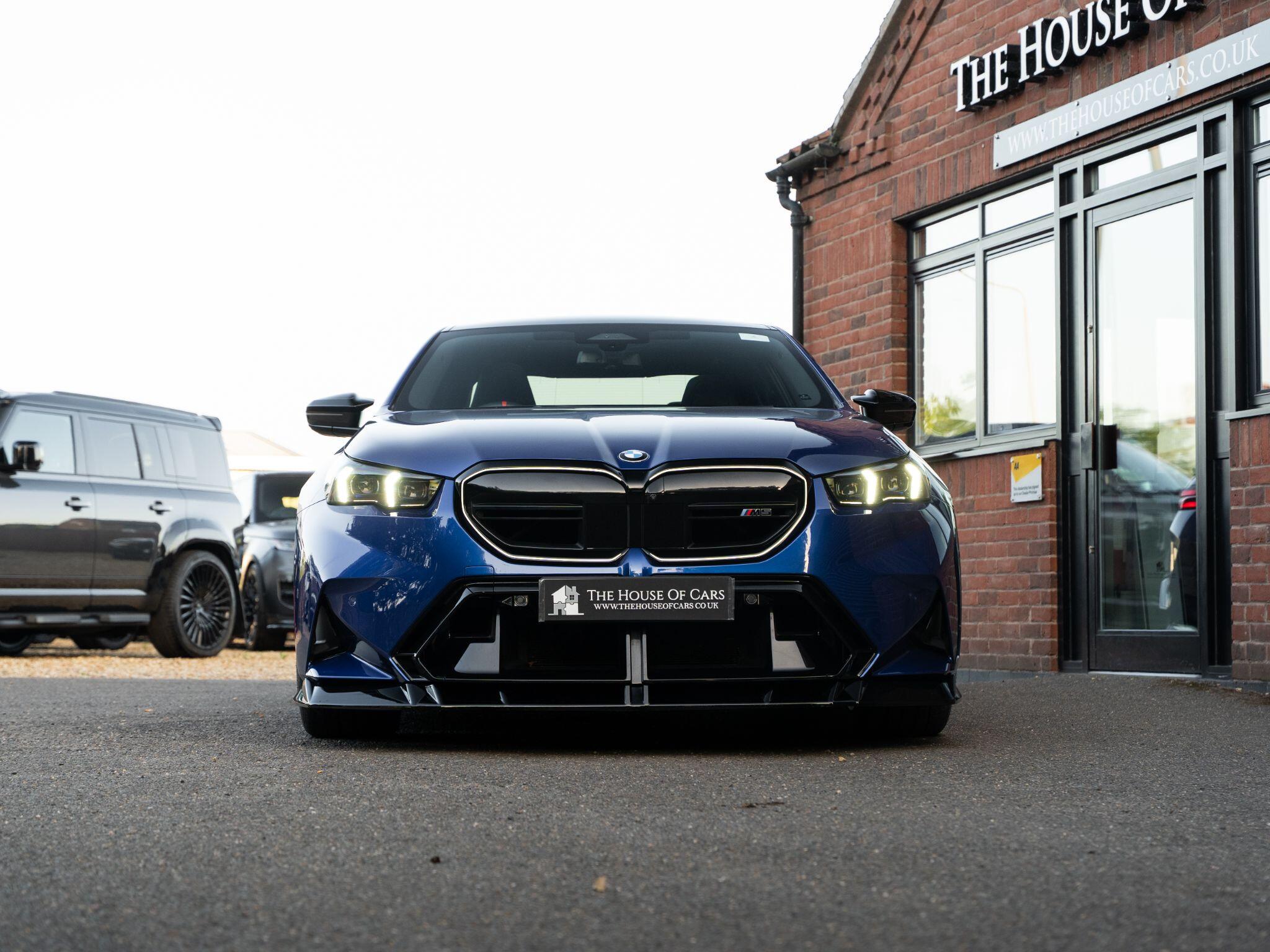 BMW M5 view 2