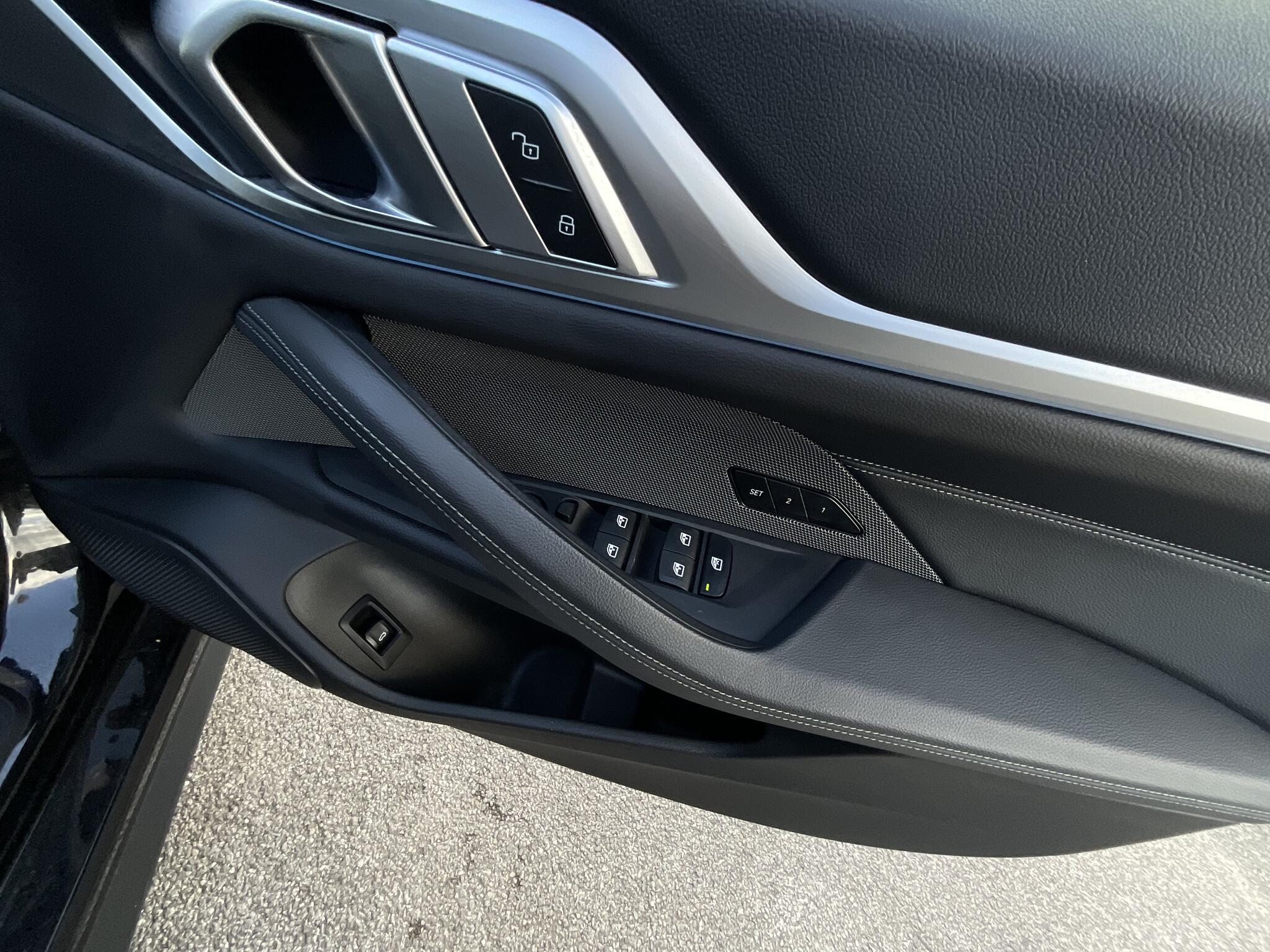 BMW i4 view 36