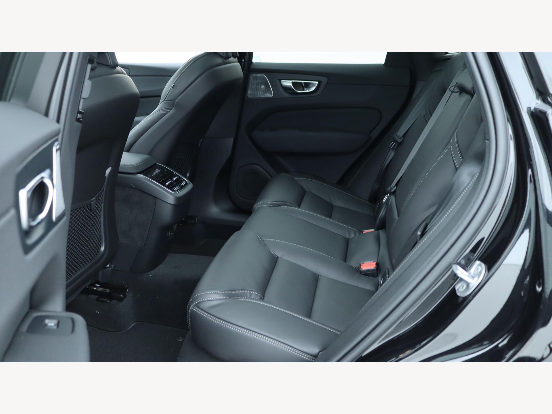 Volvo XC60 view 33