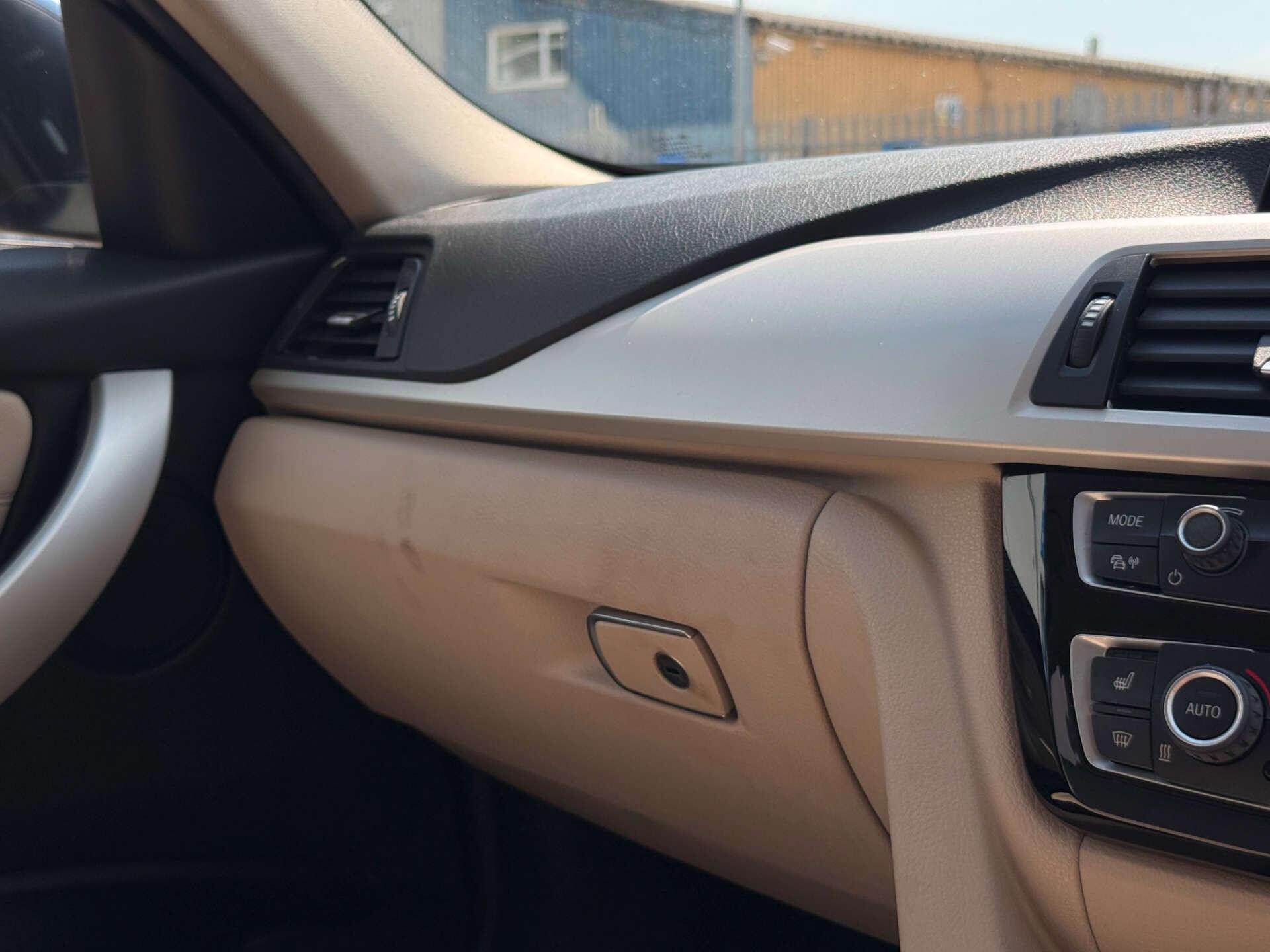 BMW 3 Series view 50