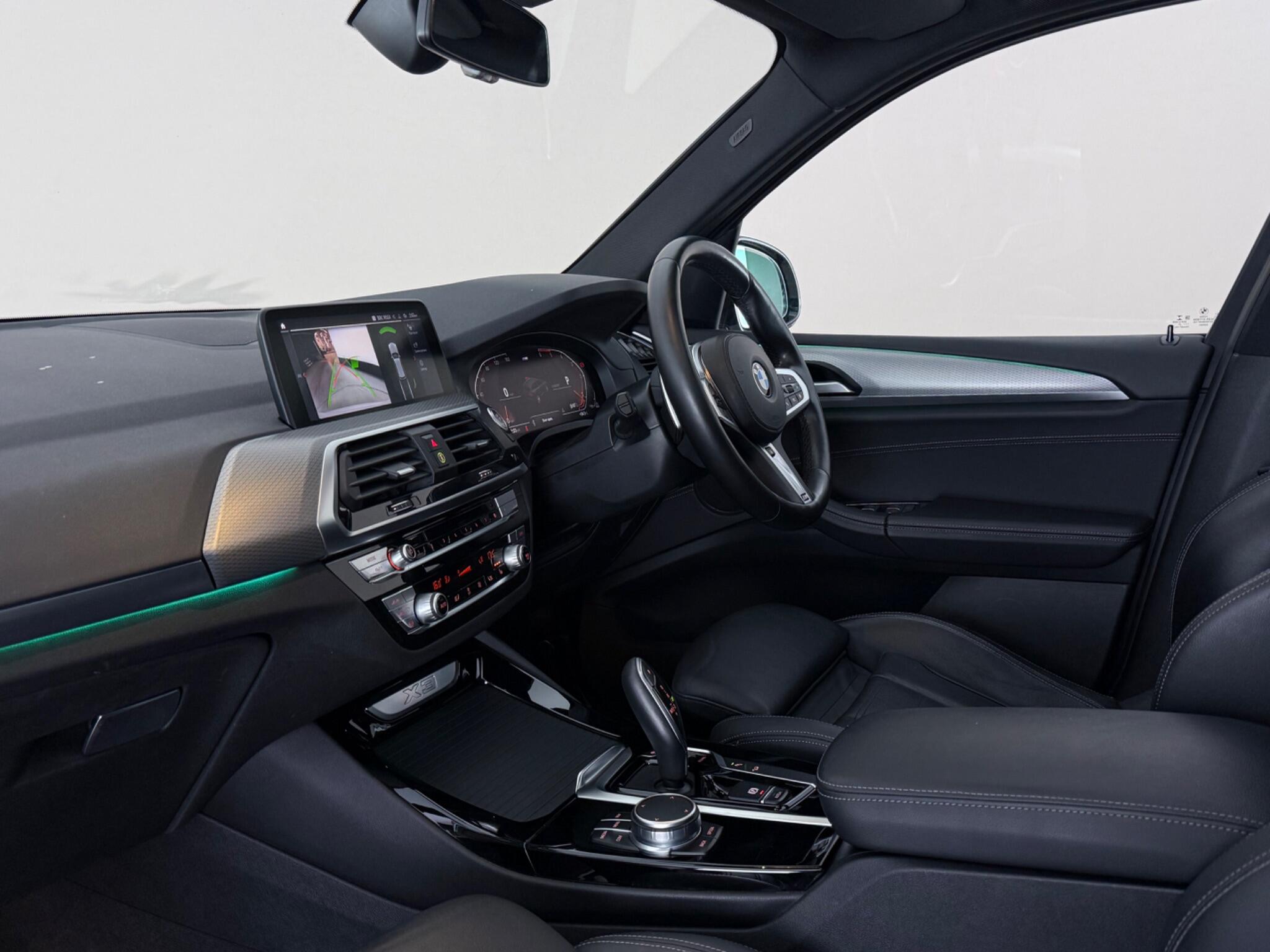 BMW X3 view 4