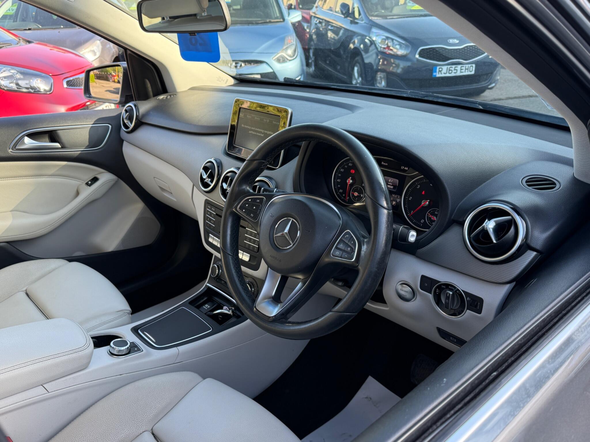 Mercedes-Benz B Class - Image 45