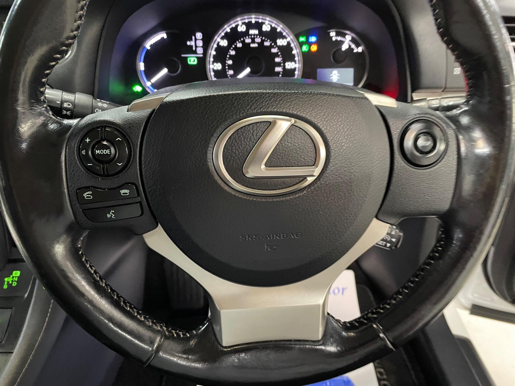 Lexus CT view 13