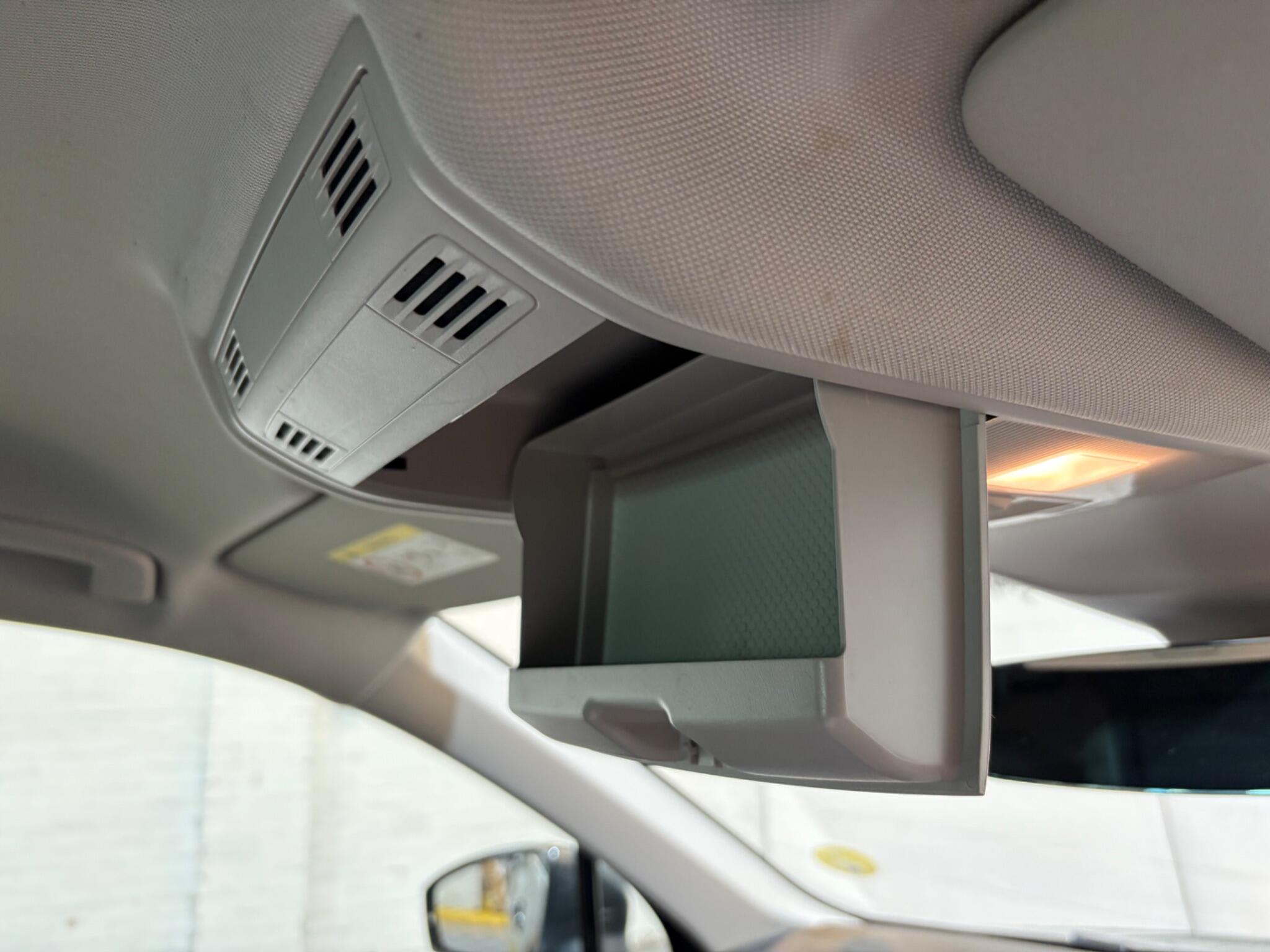 Volkswagen Tiguan view 16