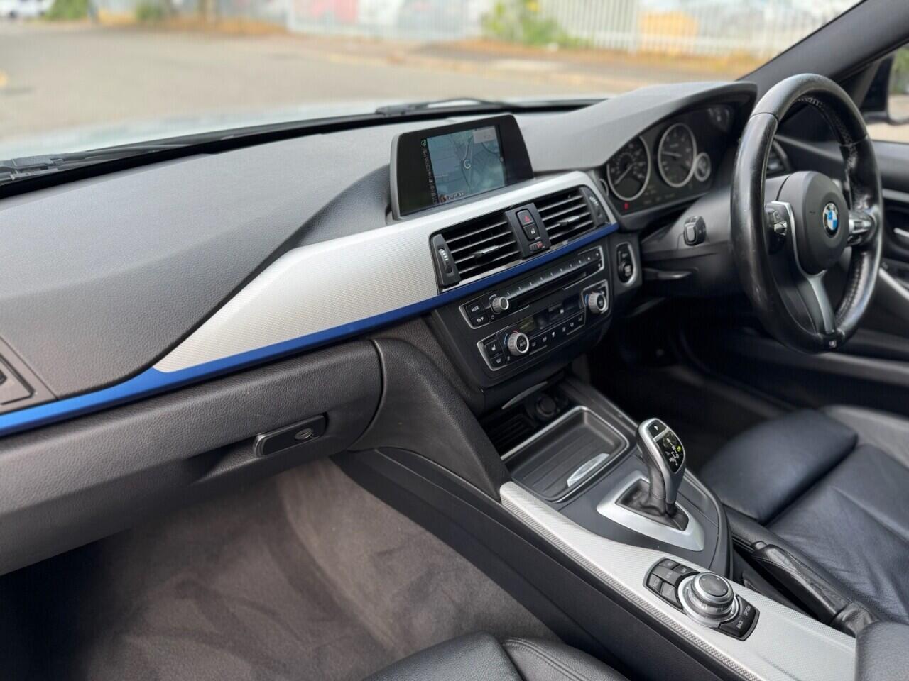 BMW 3 Series view 25