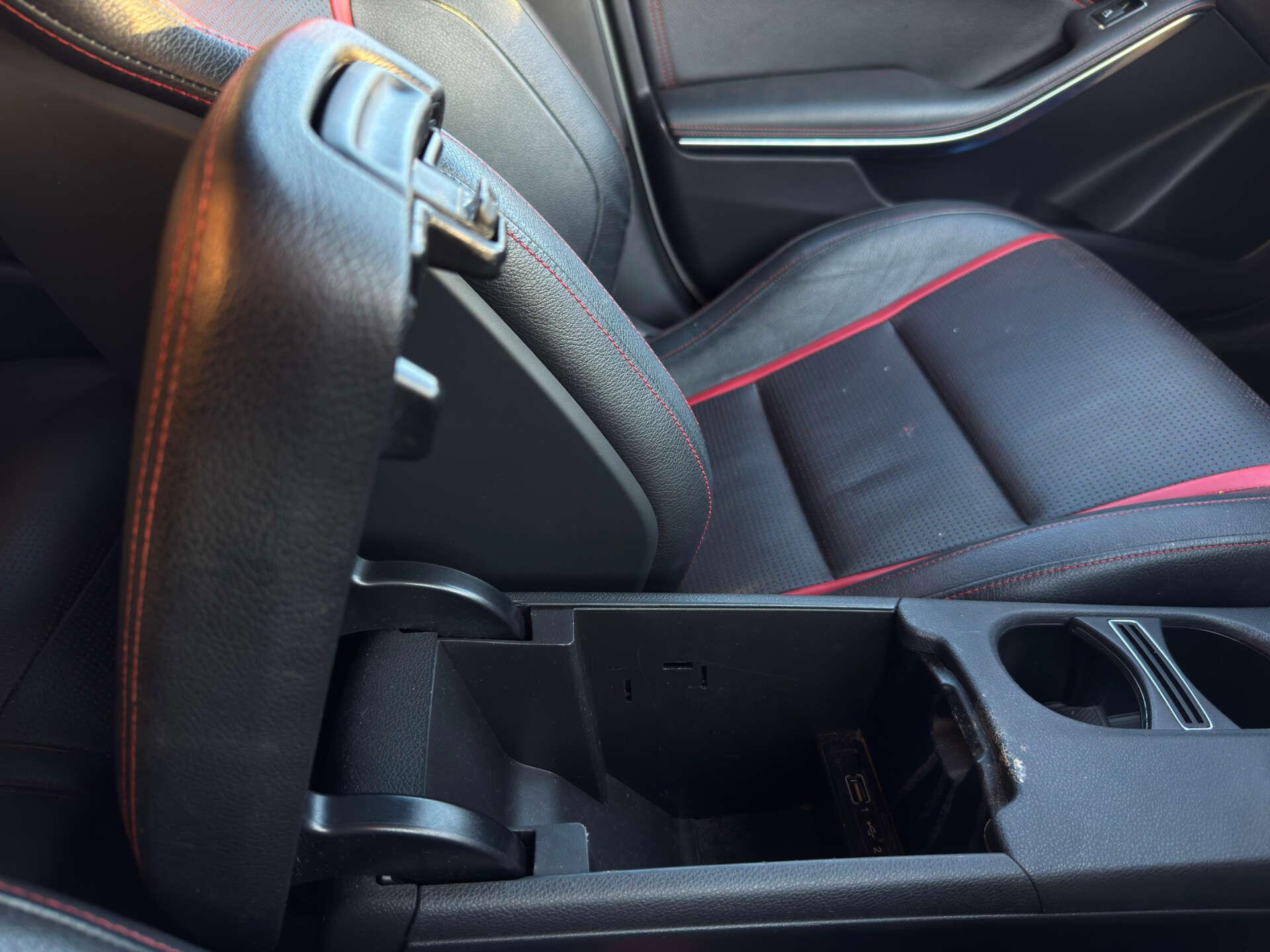 Mercedes-Benz Cla view 60