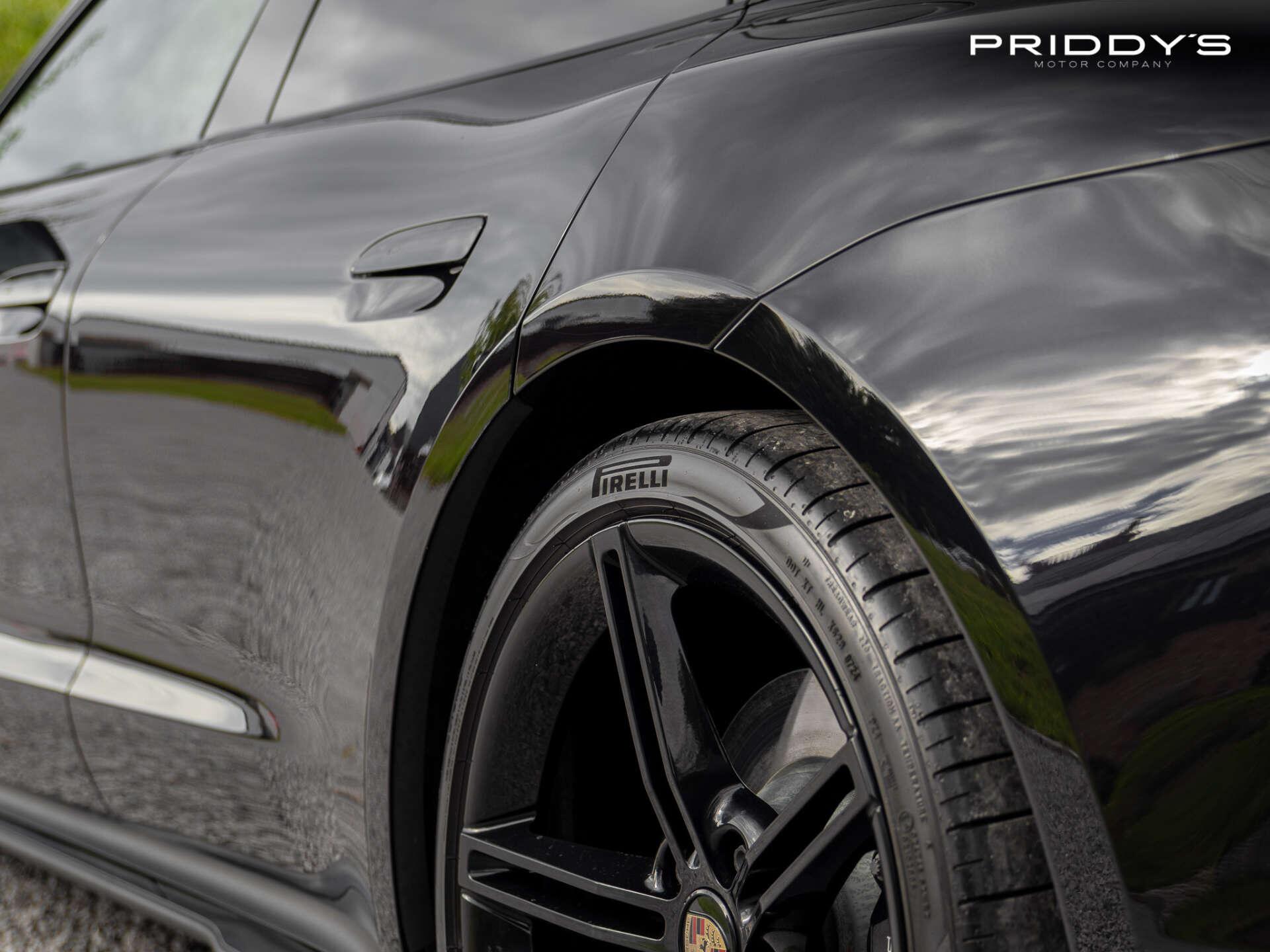 Porsche Taycan view 25
