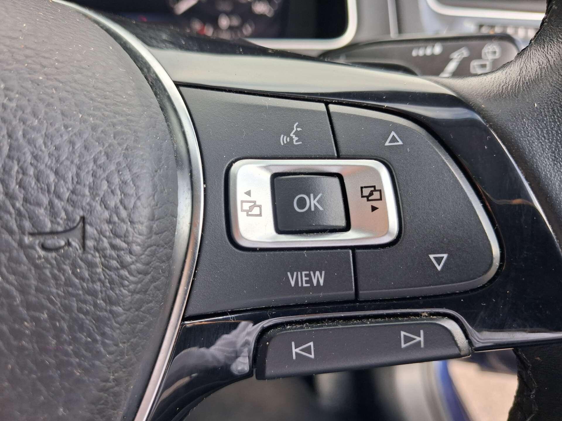 Volkswagen Golf view 46
