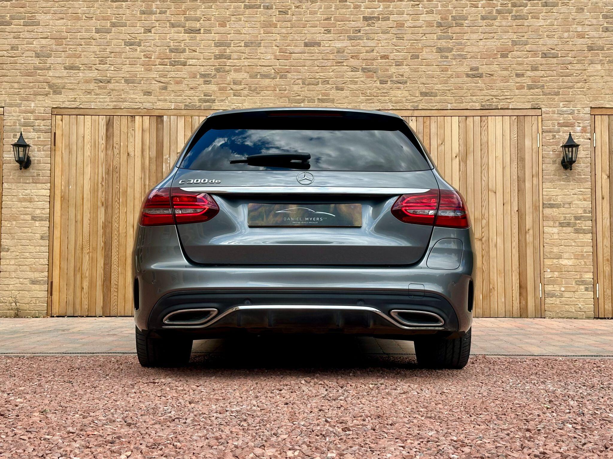 Mercedes-Benz C Class view 33