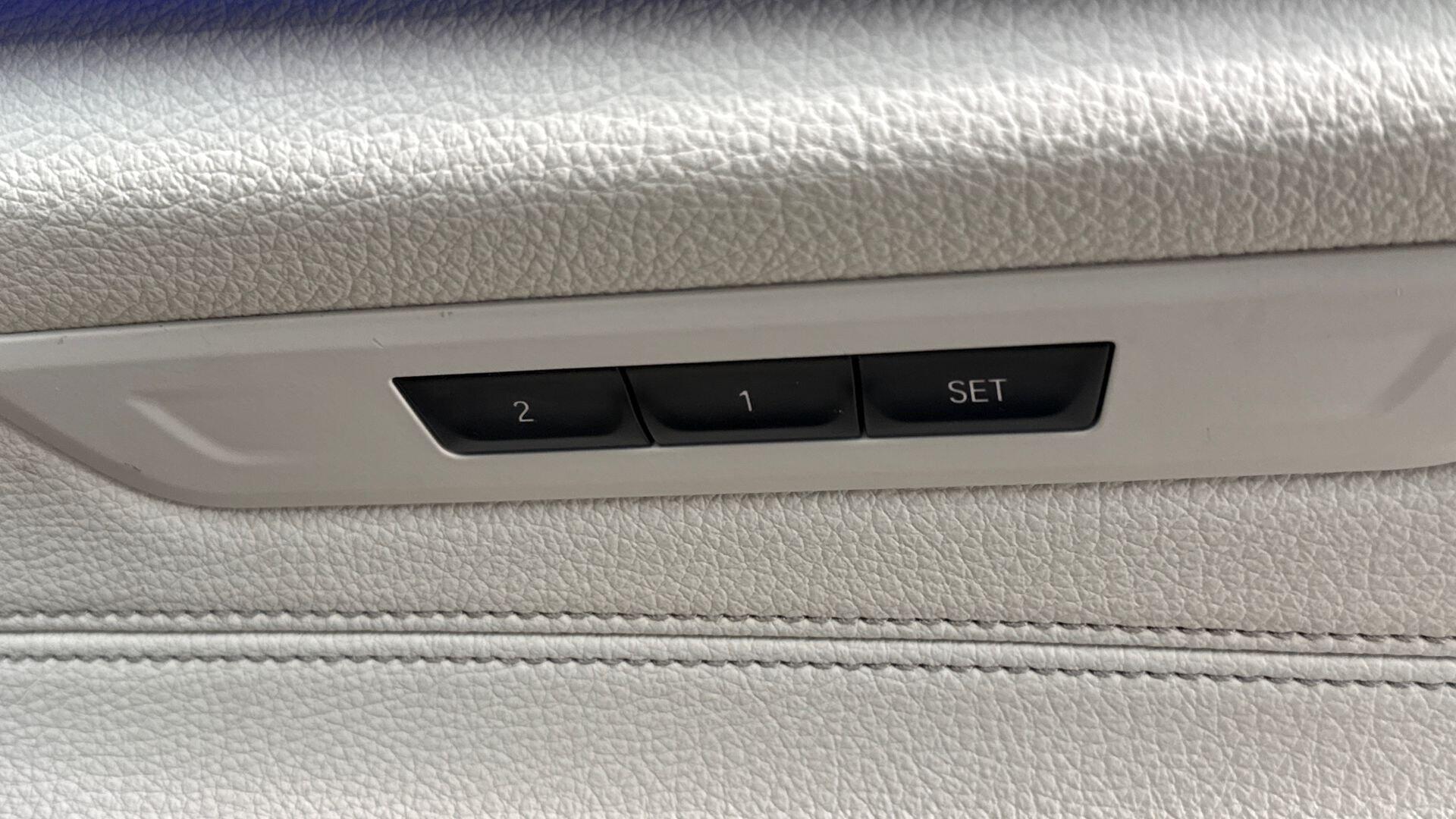 BMW 5 Series view 33
