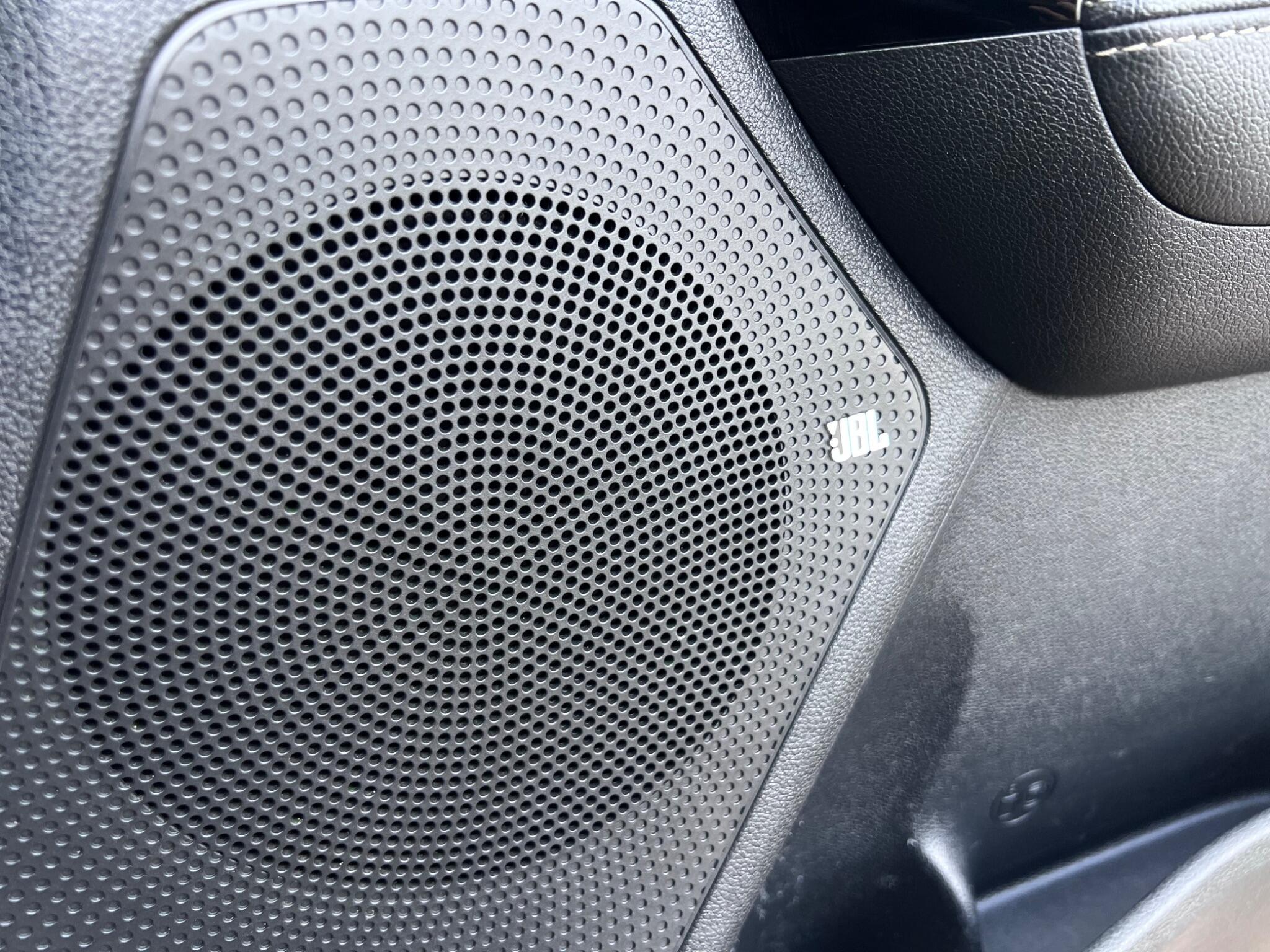 Kia Niro view 32