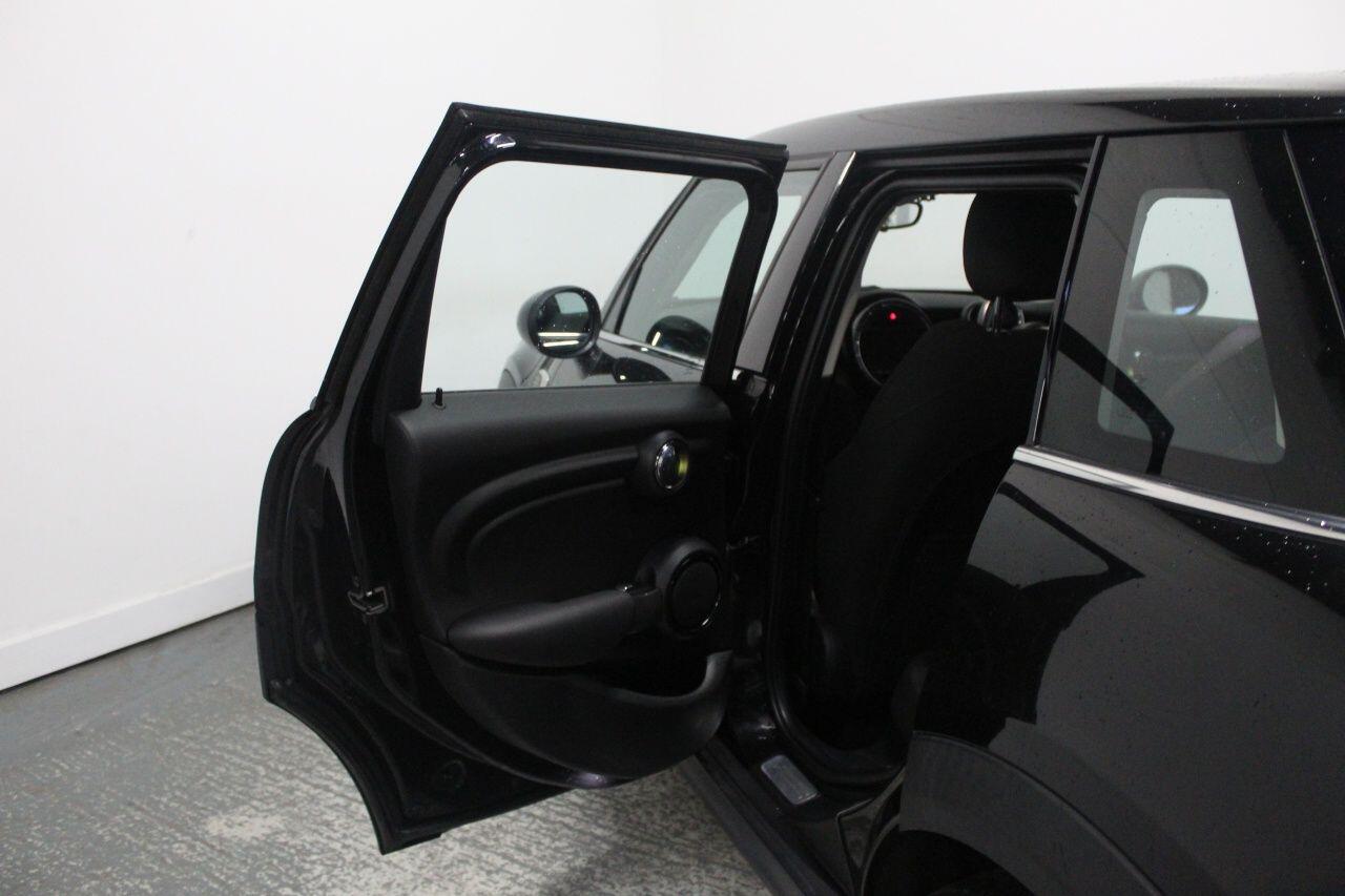 Mini Hatch view 24
