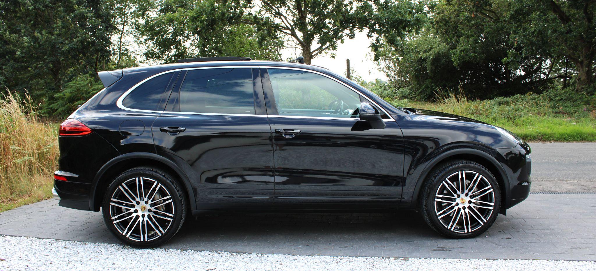 2016 Porsche Cayenne 4.2 TD V8 S TiptronicS 4WD Euro 6 (s/s) 5dr • 87,000 miles image 14