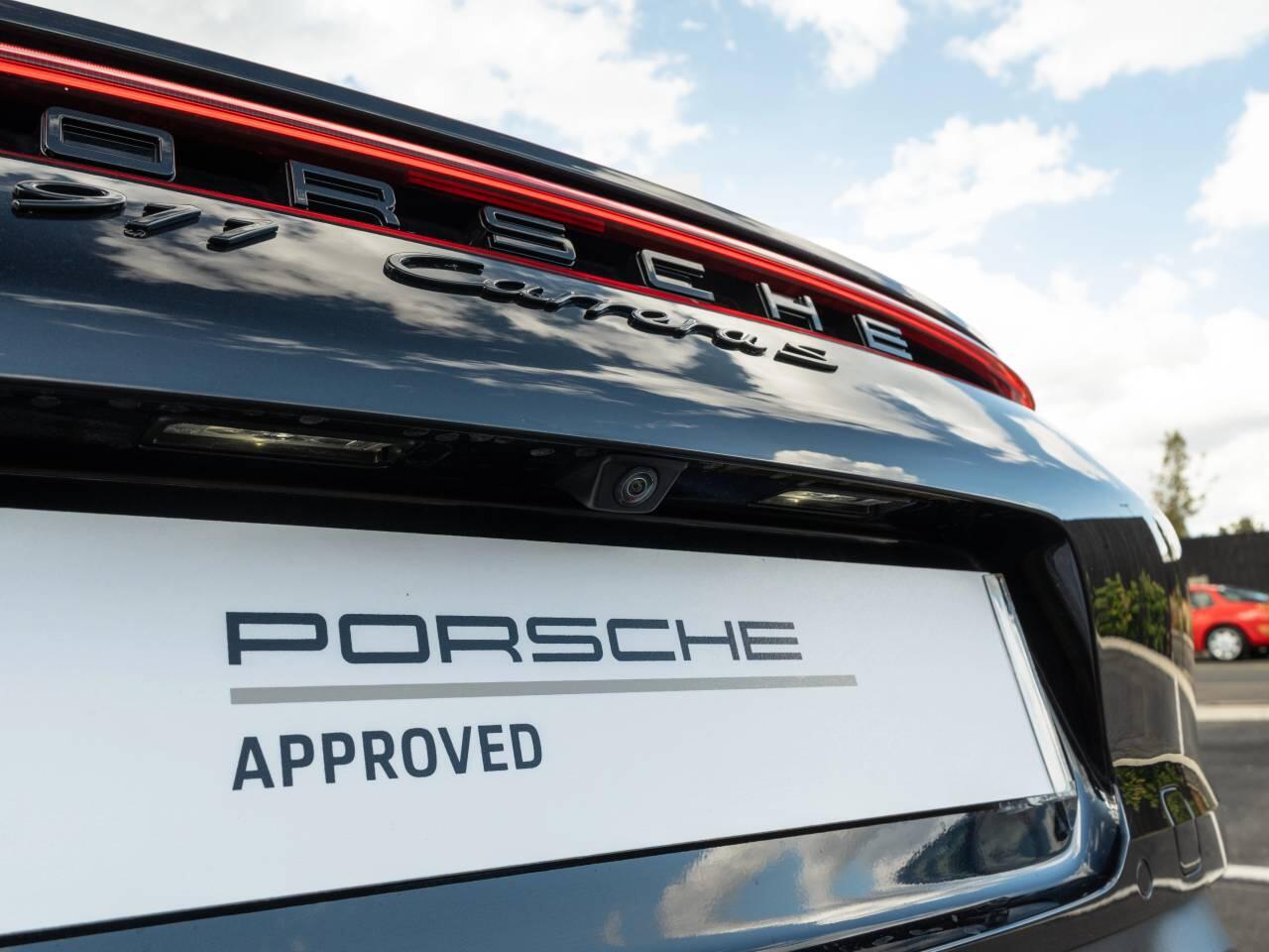 Porsche 911 view 12