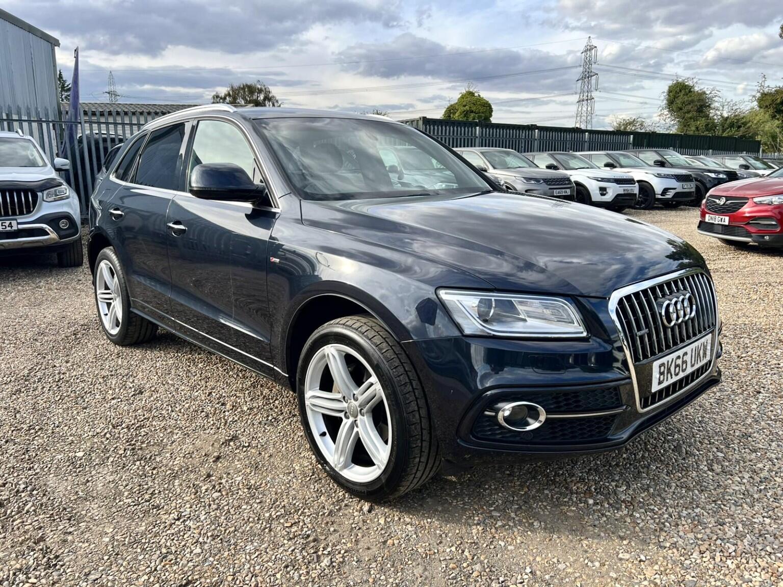 Audi Q5 view 2