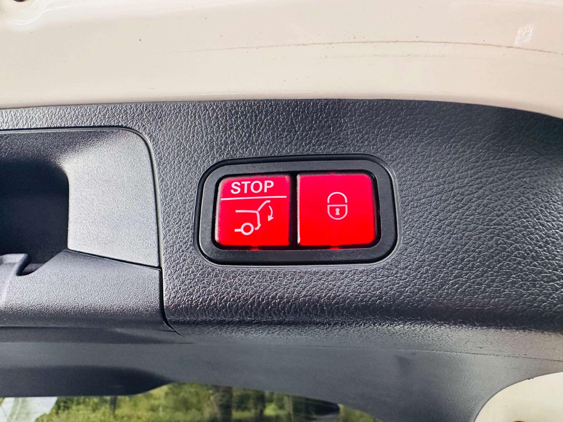 Mercedes-Benz Gla view 42