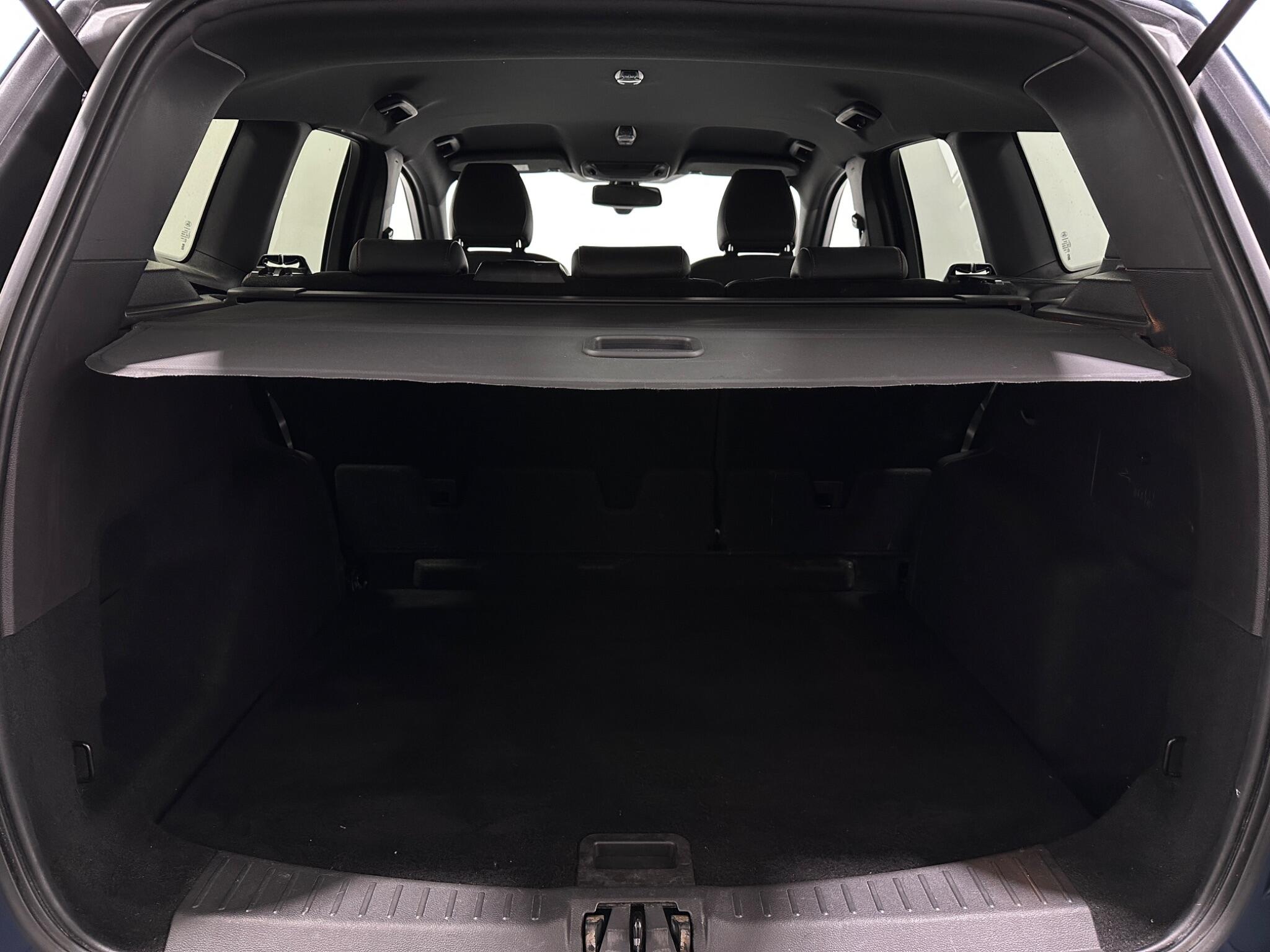 Ford Kuga view 45